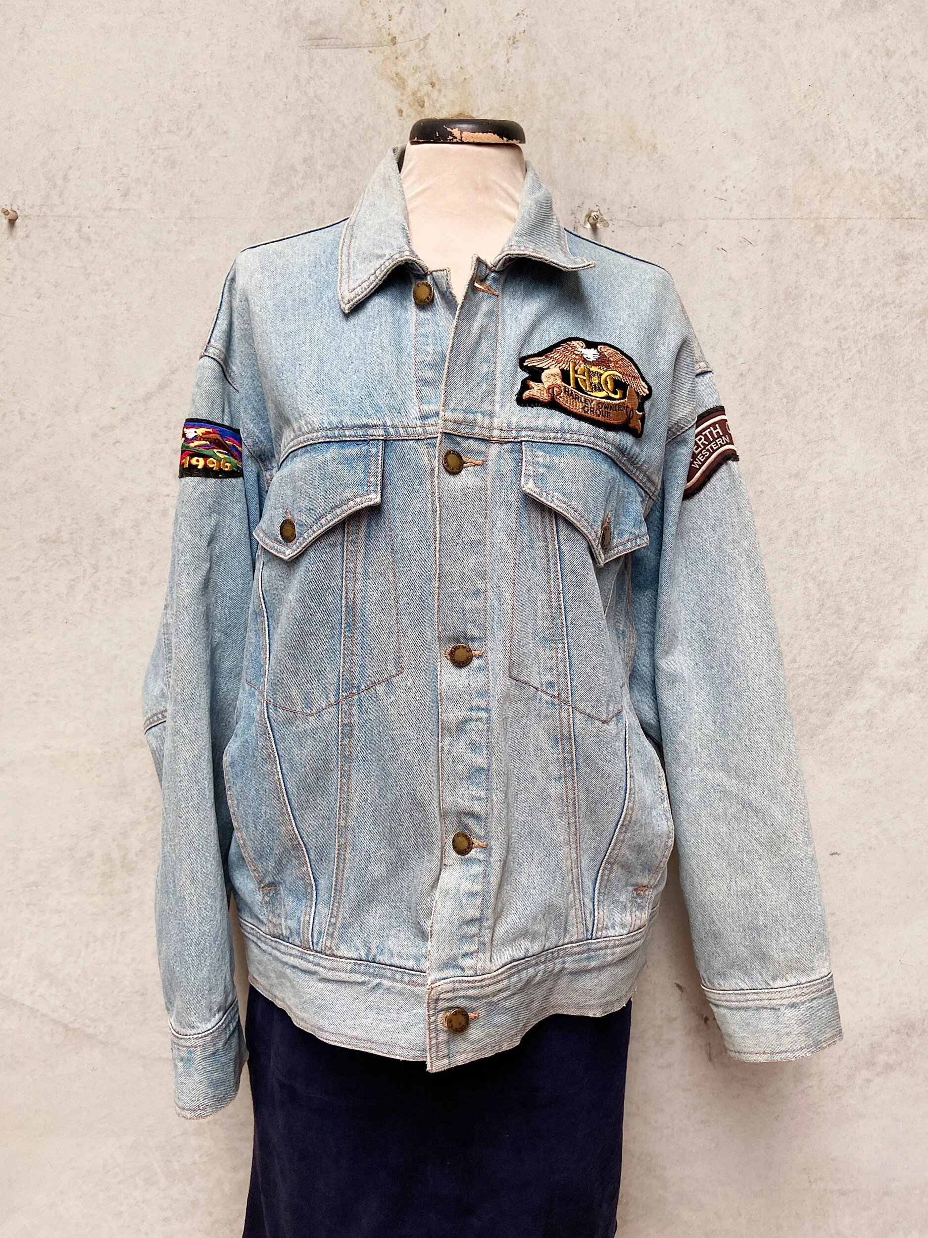 0FE1AB4E-F3AD-4080-B5E7-0945F3BEA98B