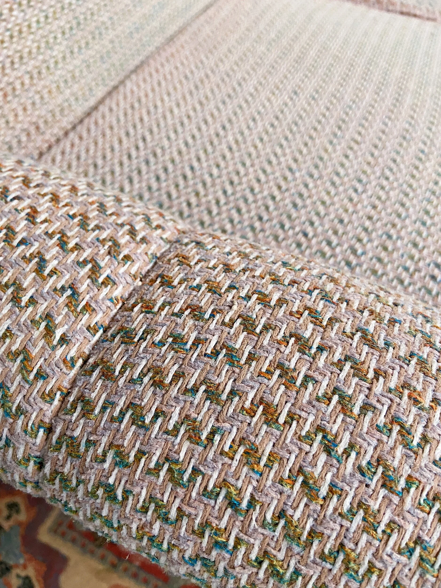 8FEE2FF4-22F5-459A-8CAE-77EFCE34513A