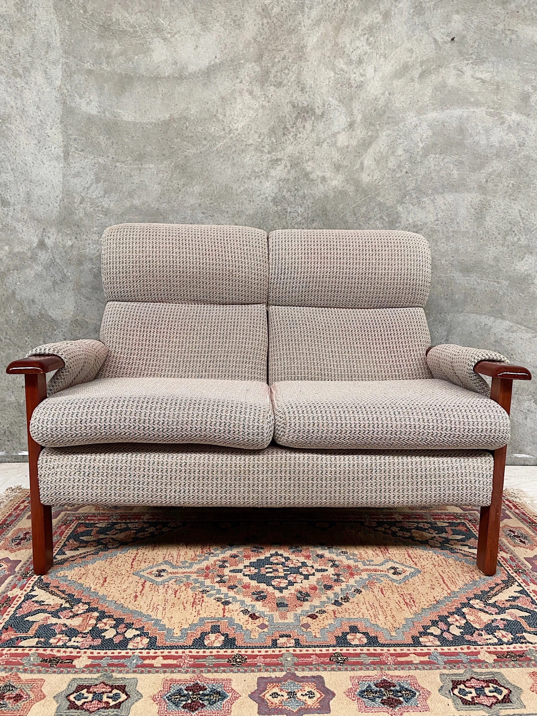 9DF757C5-BD36-40BA-9662-105C66DA5FC9