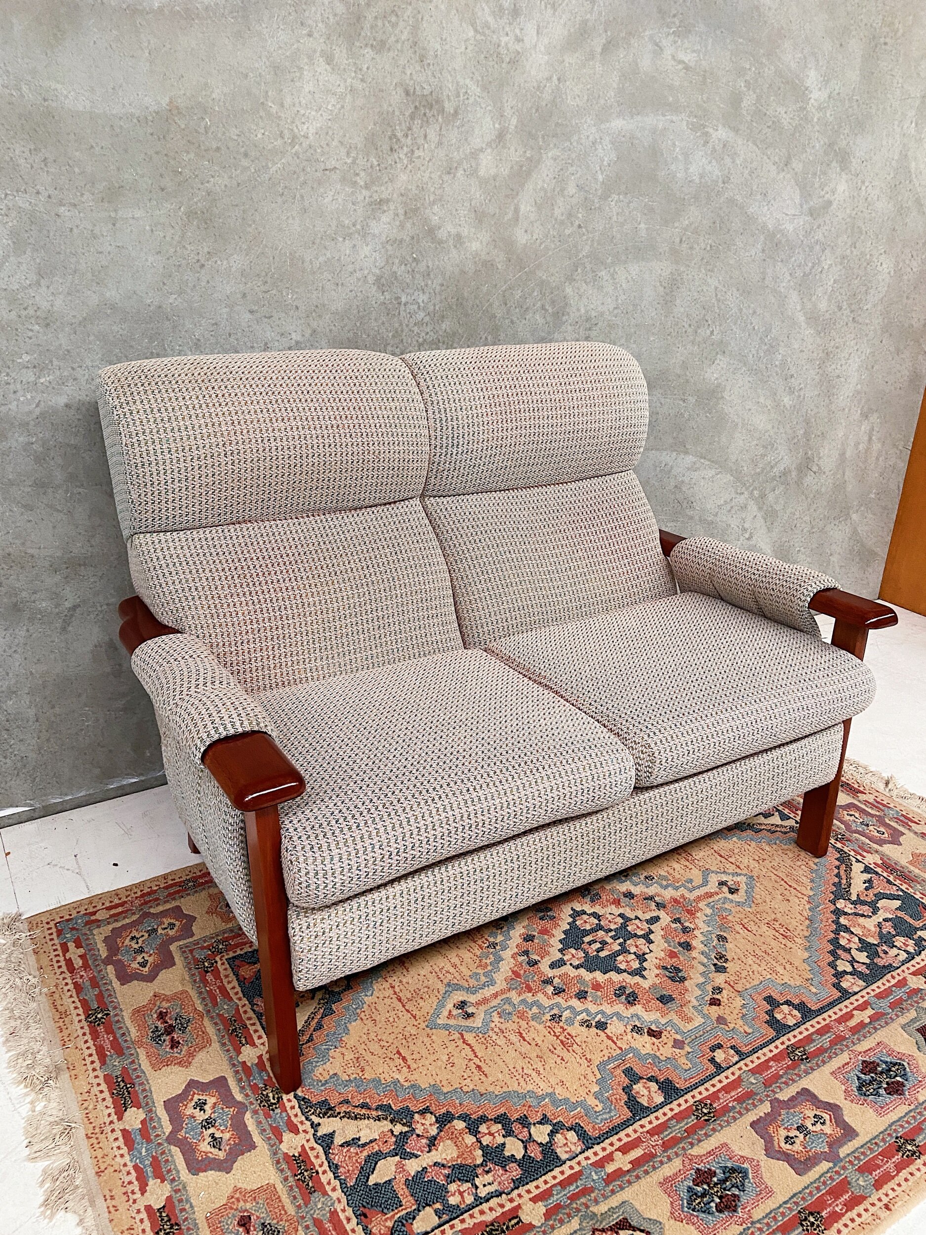 AD328EF9-98C8-4AC5-AF8A-6E19CCEAC2BD