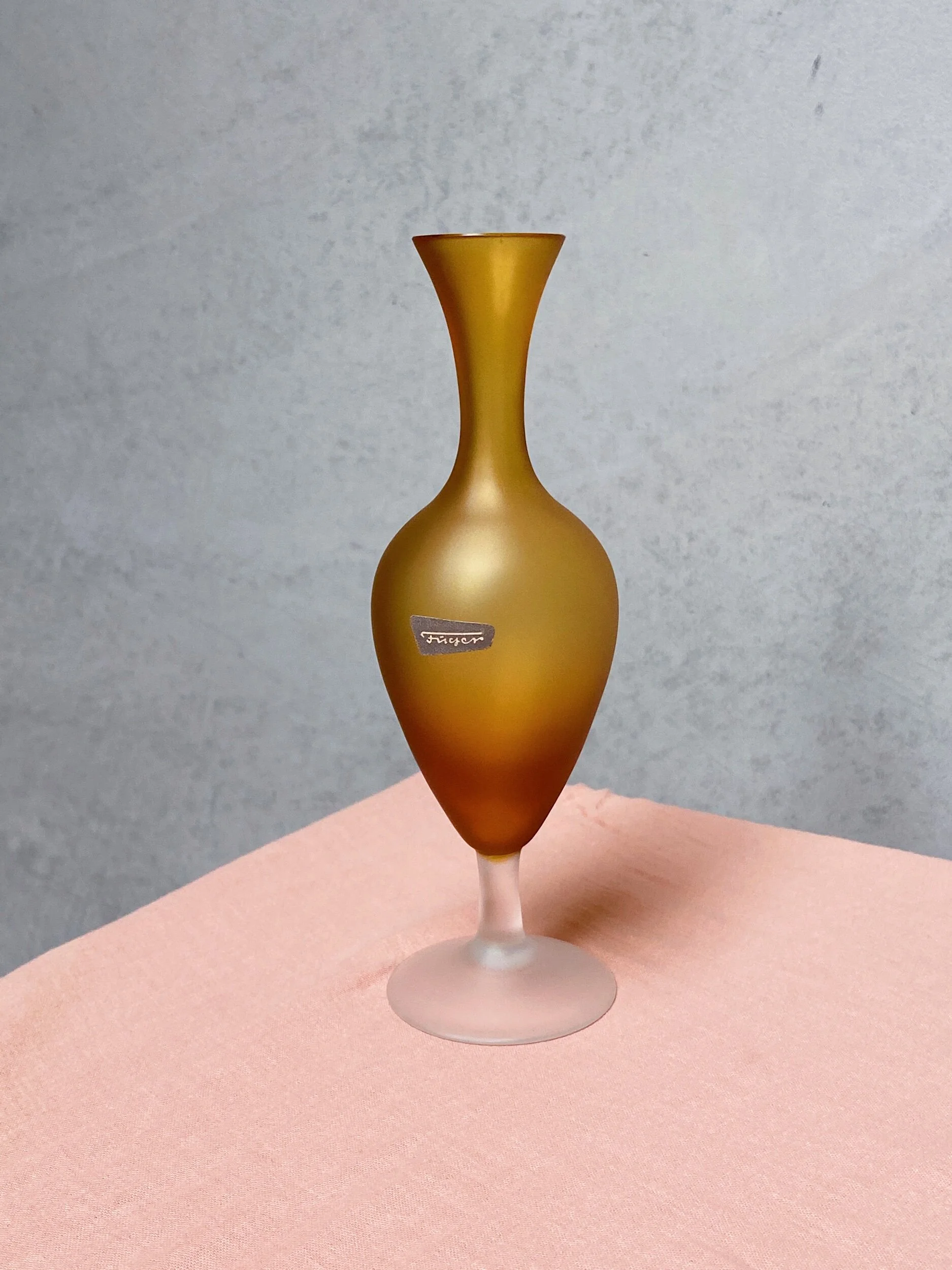 C9EE52F0-4213-4184-96F5-005A199D17A7