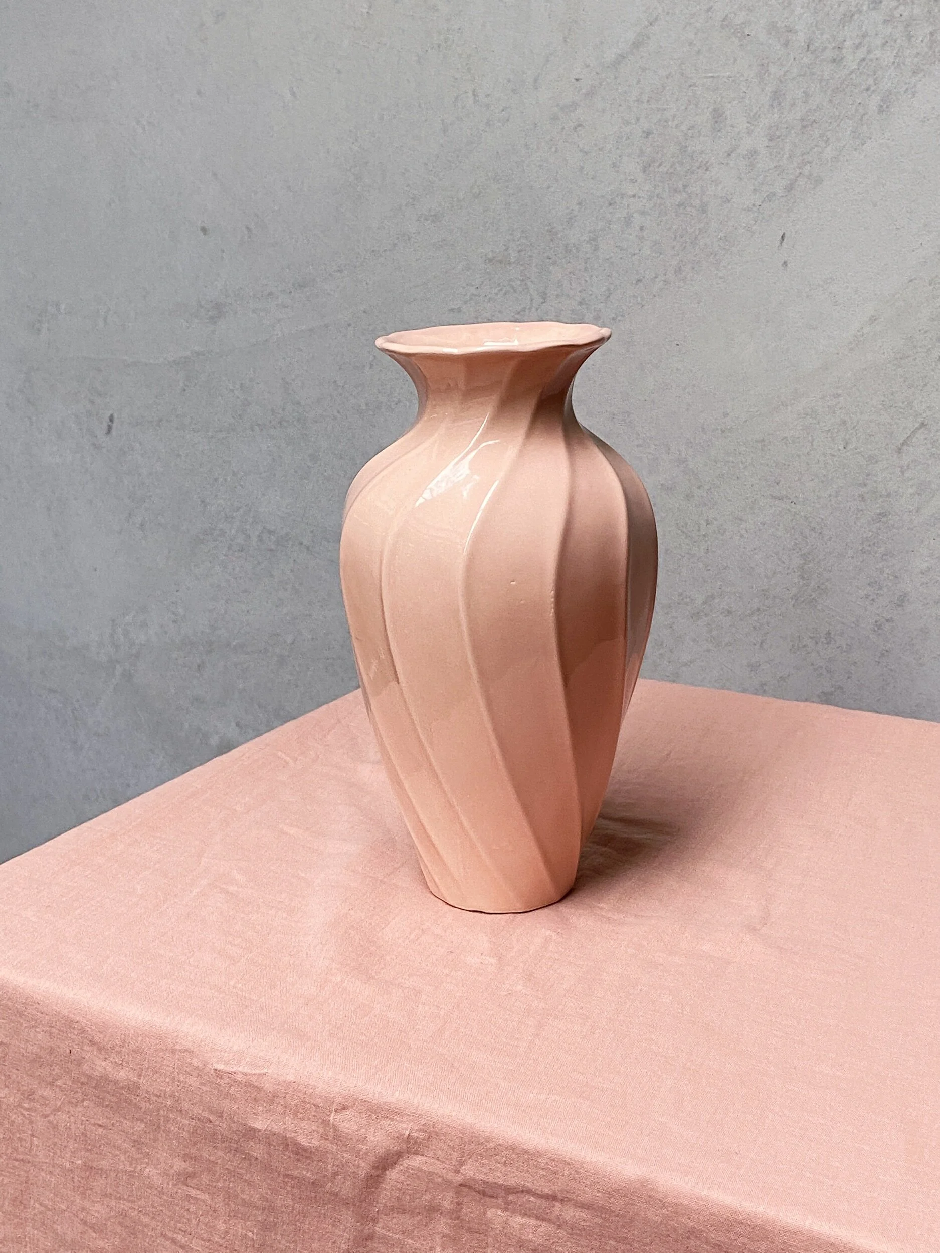 E6492C4C-6F33-4F6C-BEEB-426466B7A810