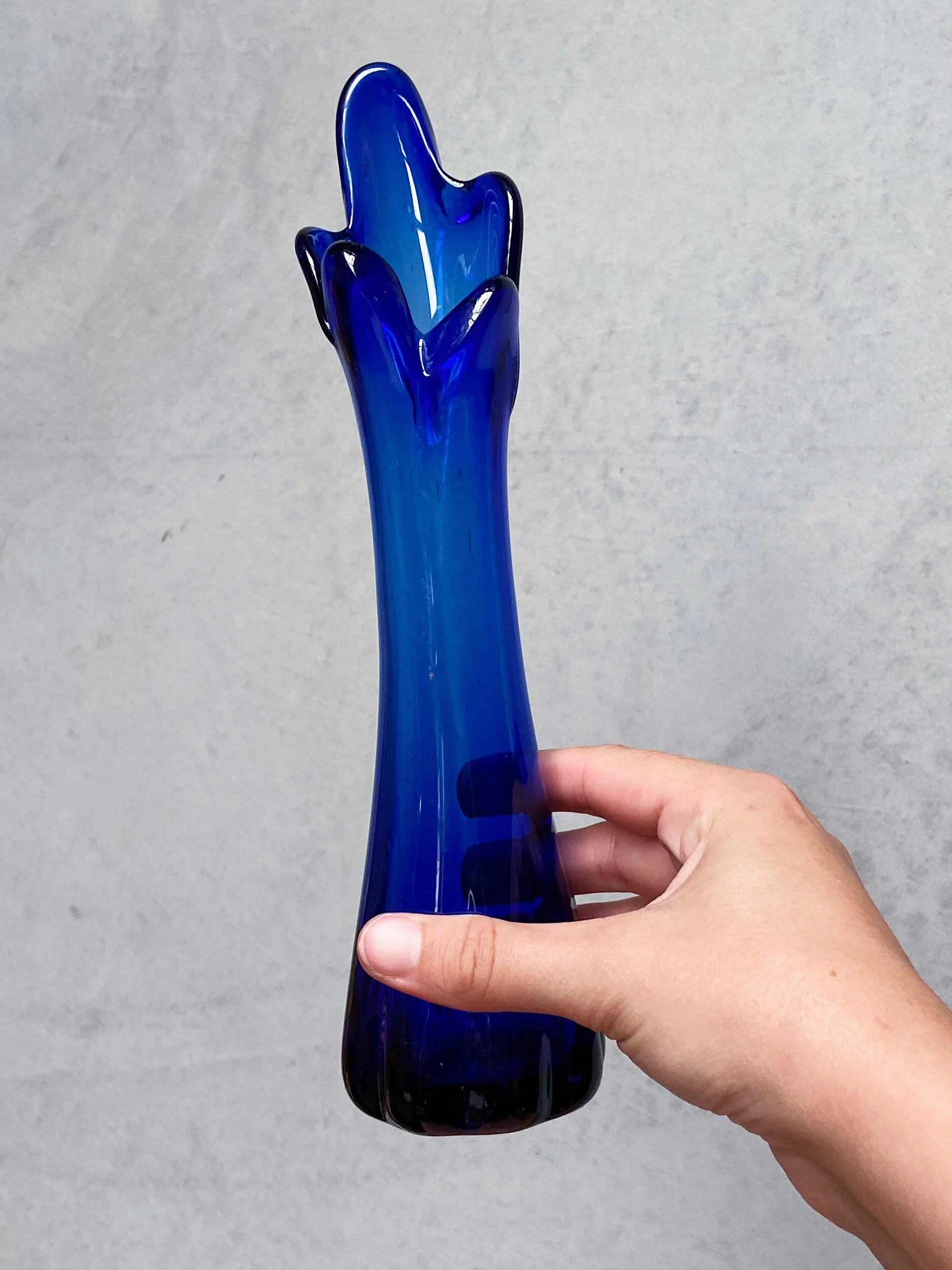 12810BF6-4A26-47C5-A82B-1767E16616C8