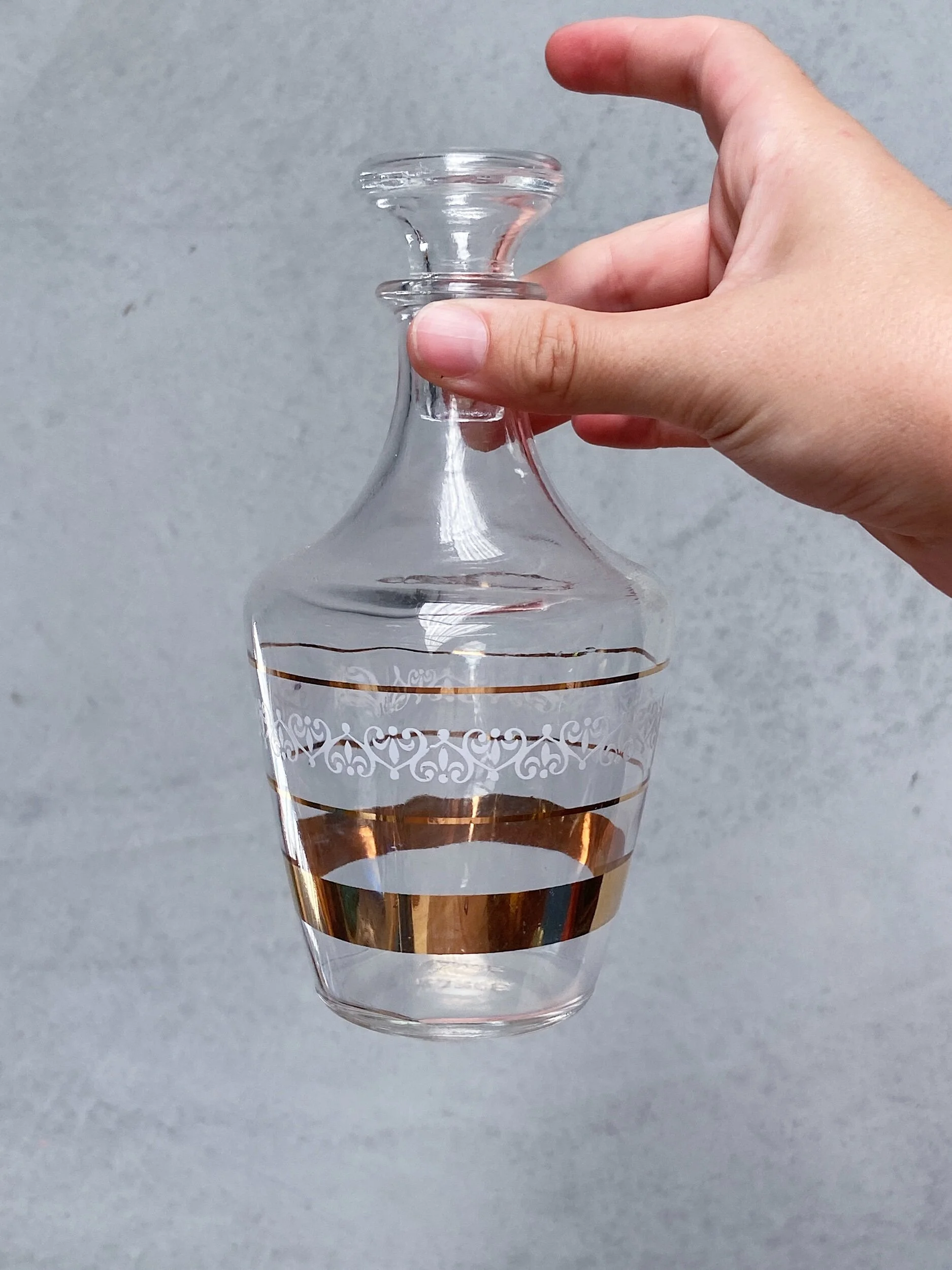 AFFDB190-0822-4DA3-B256-256330C49E31