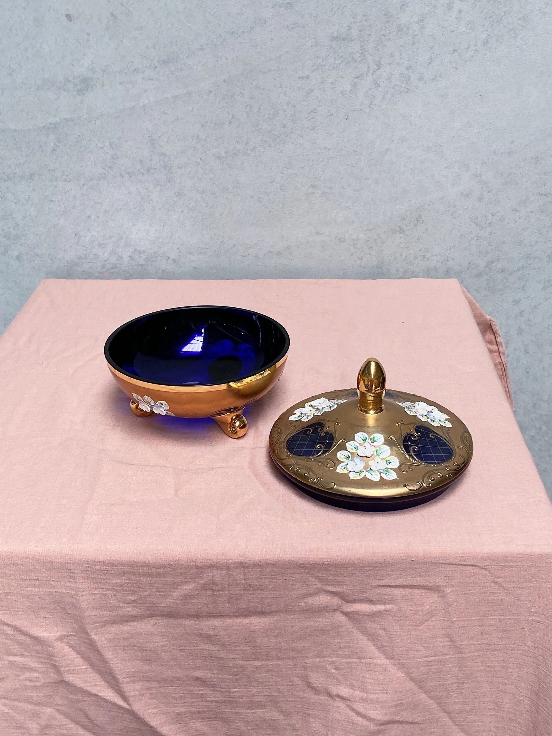 F4AF6FDA-F8C3-4DCD-925D-34BDFDF252F3