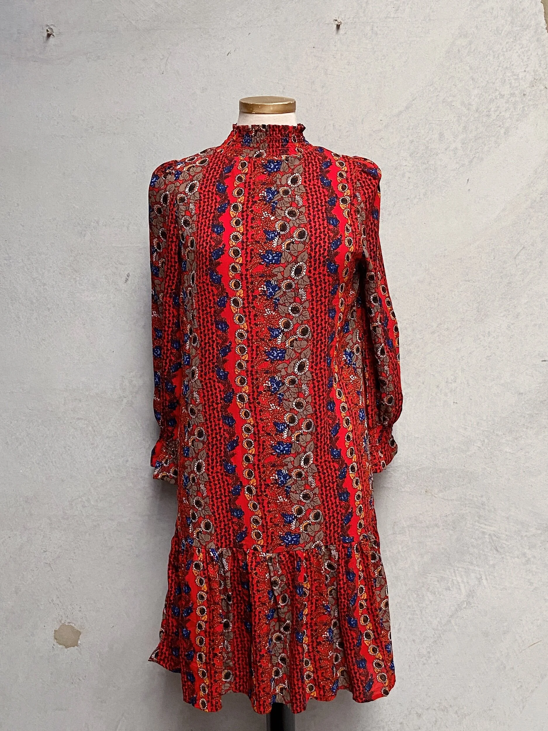 EFB3B8D4-E0B7-462B-BF1E-1BB40E47E33E