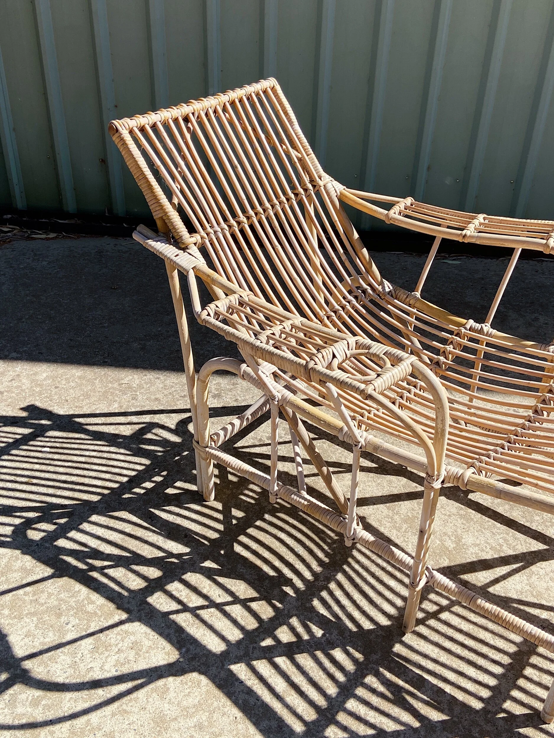 C6B89732-40E1-4B8B-BCE6-2F5B61A04652