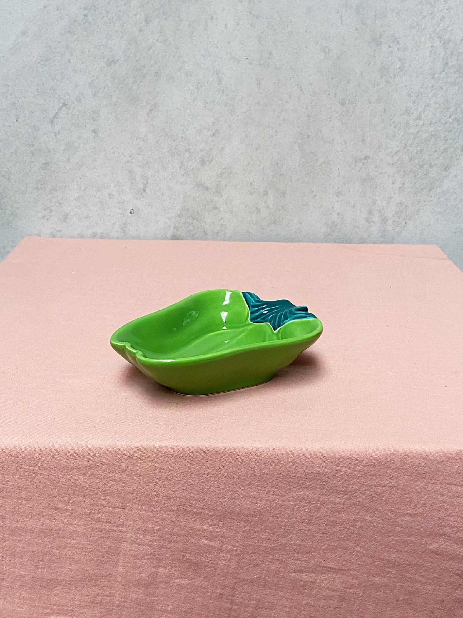 7D579437-8AEC-410C-BB64-888130B85104