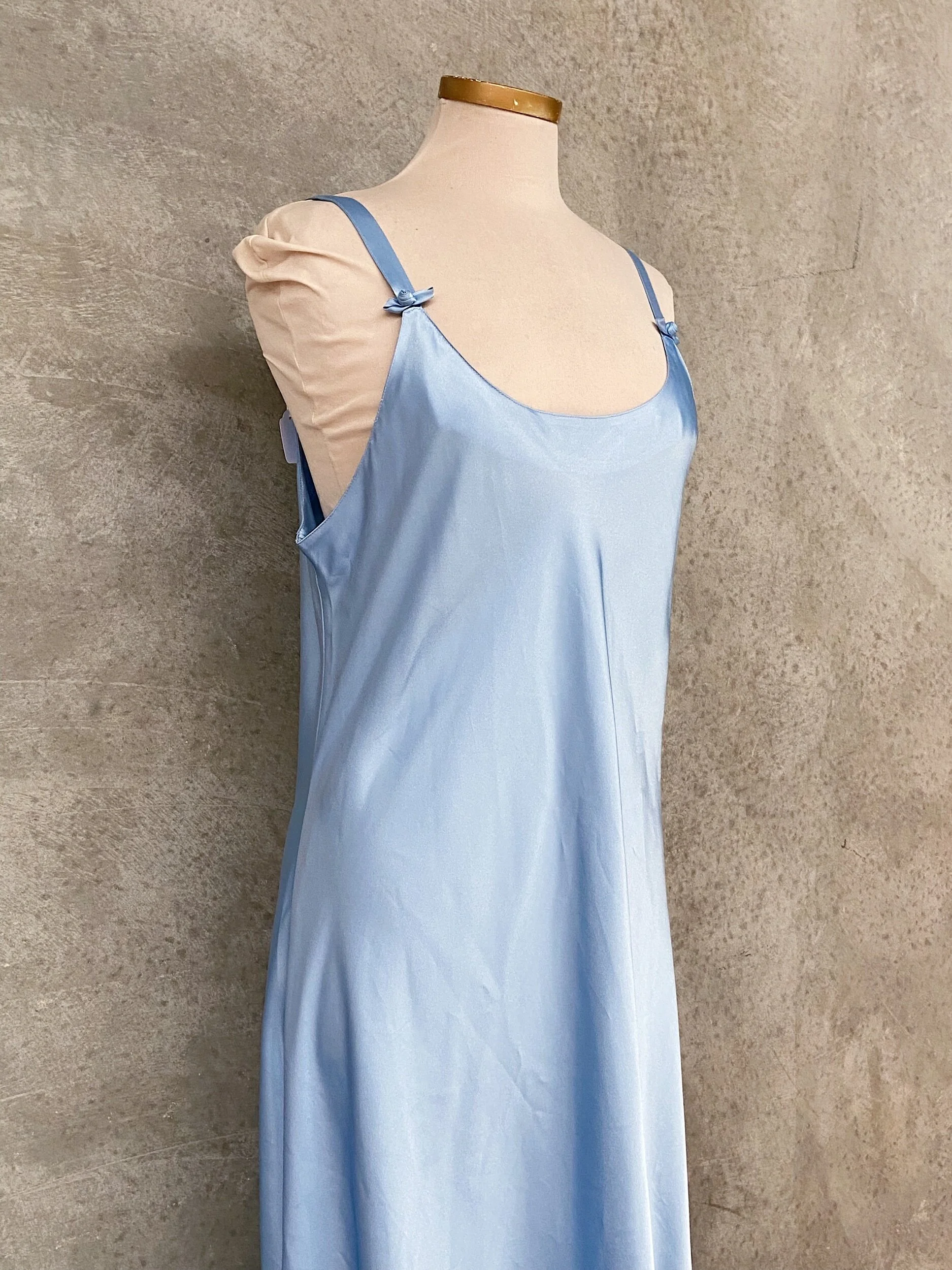 0AB71938-5A77-417B-B992-3881883D4D85