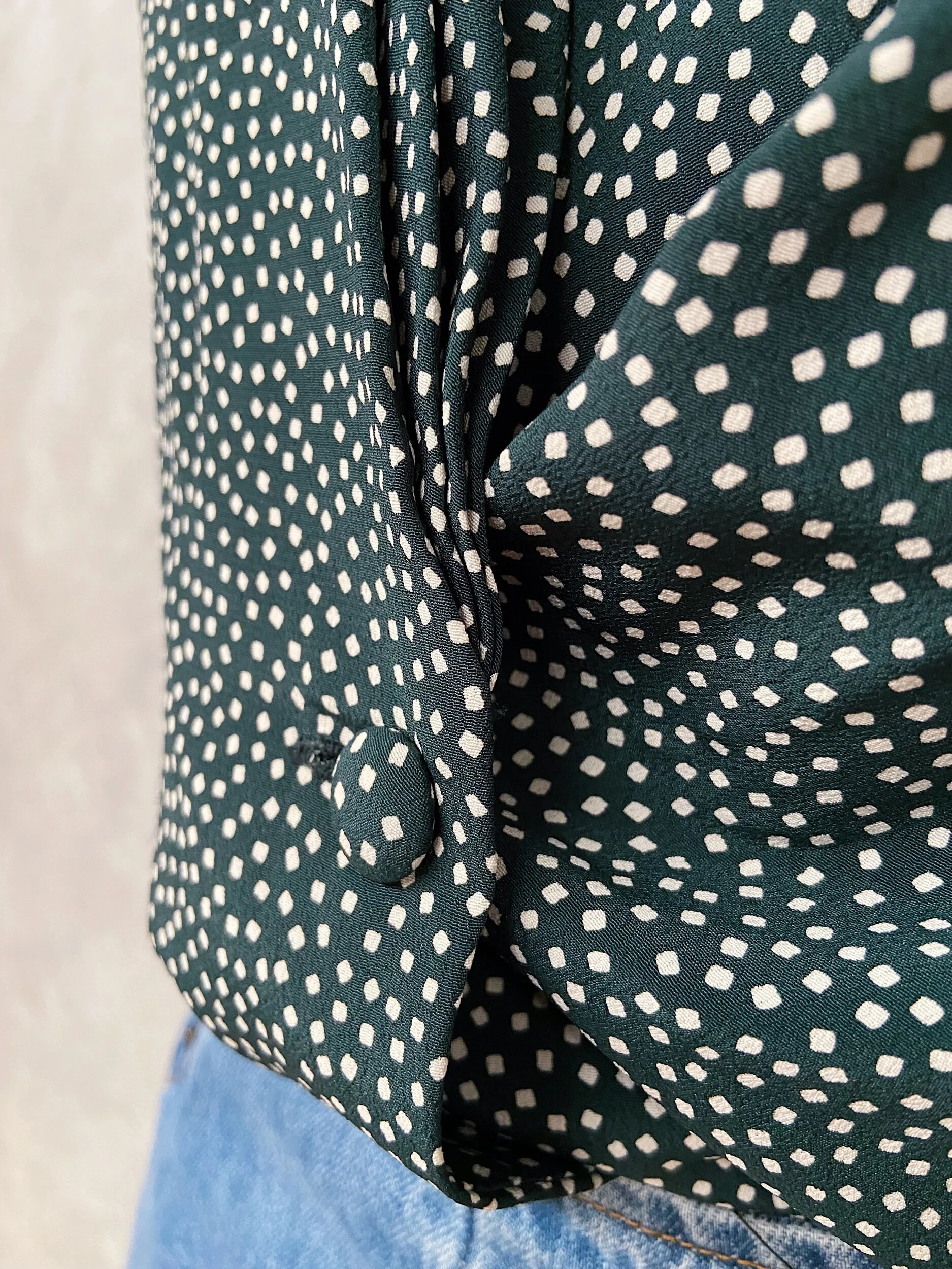 CF963411-05CA-4E36-B104-079DE2E19382