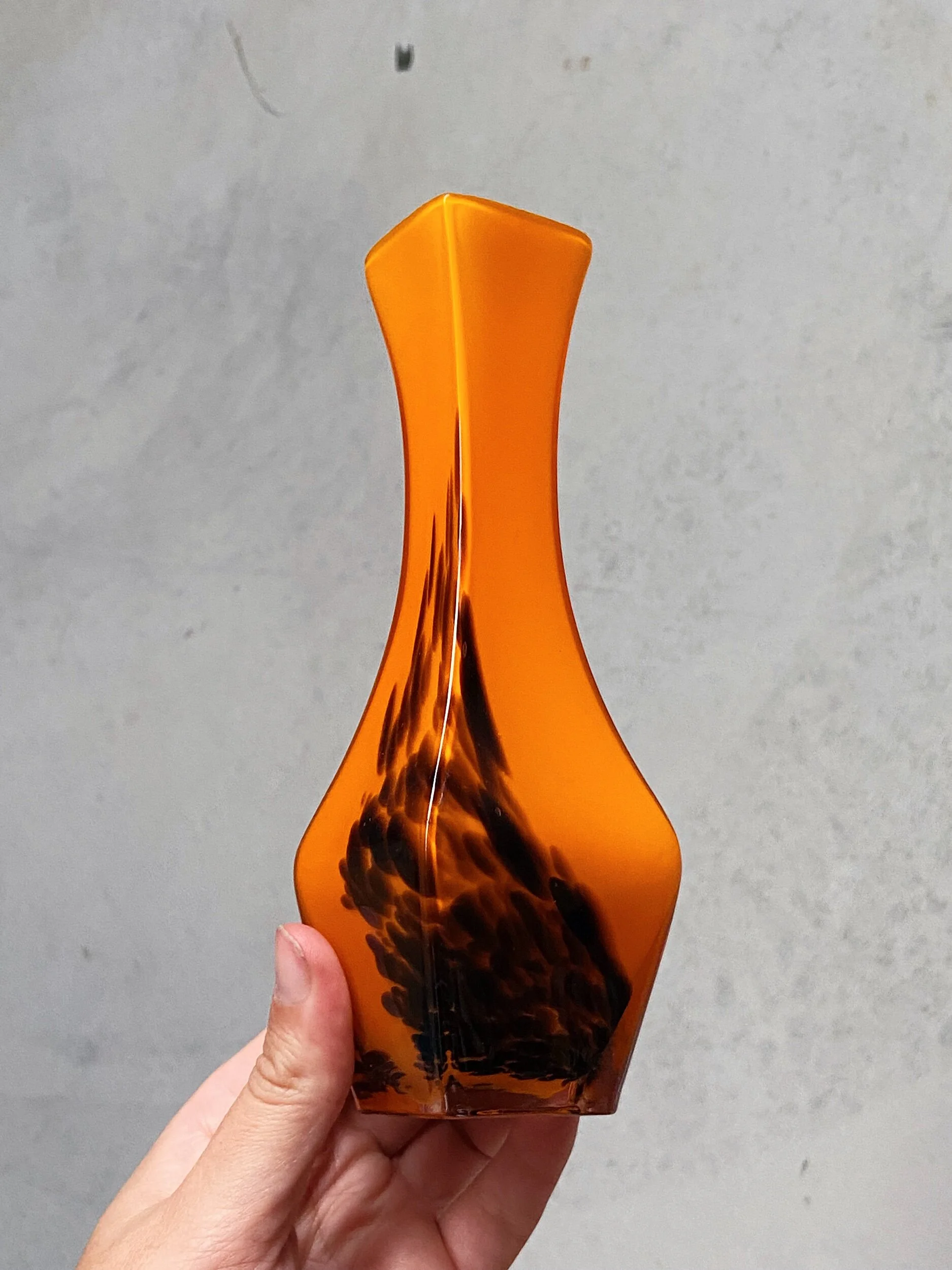 E2ABD71F-97EC-4B19-BDAC-15372CF64787