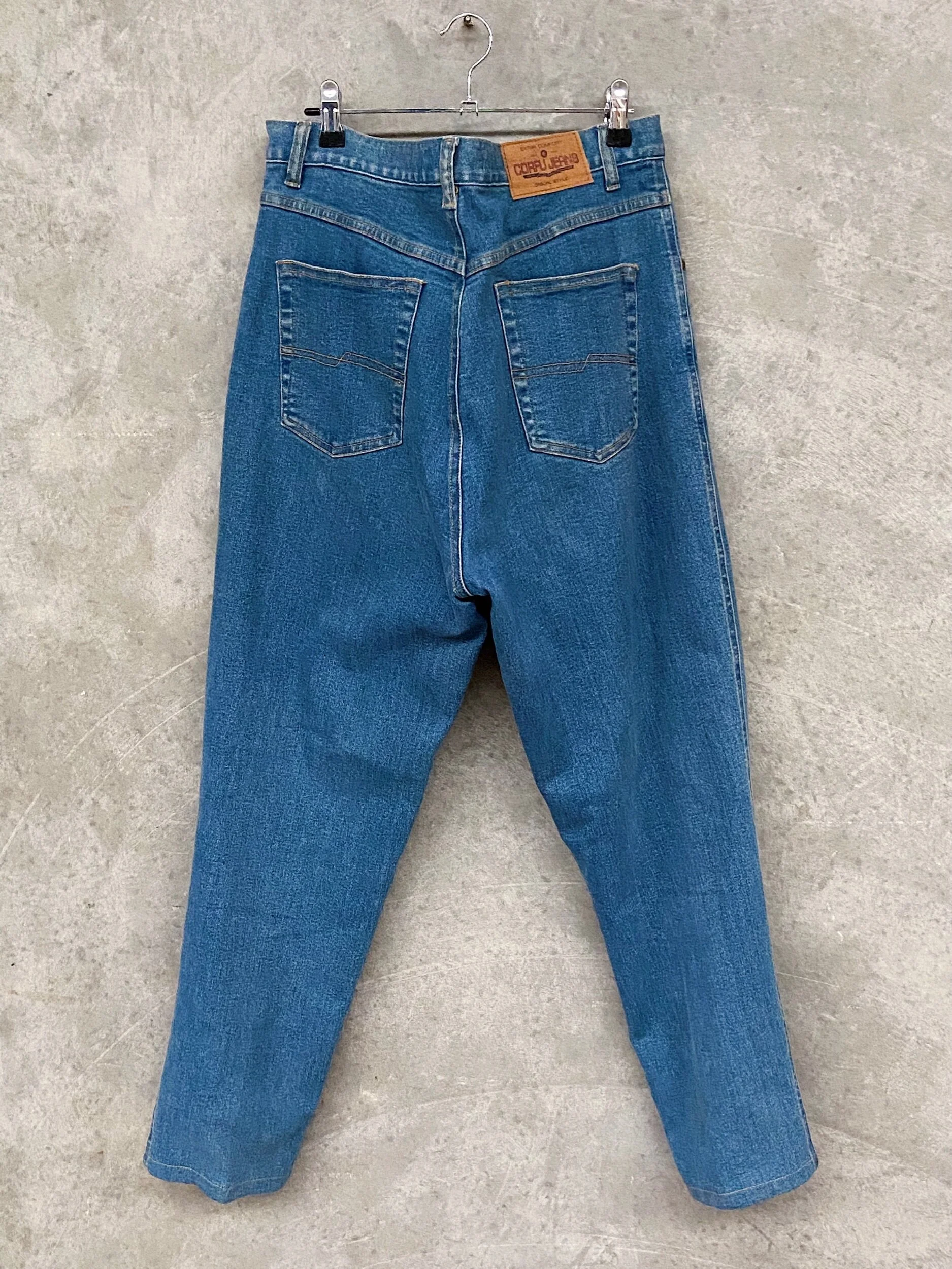 B8652FBC-F923-4ACA-865A-4A9859183D1D