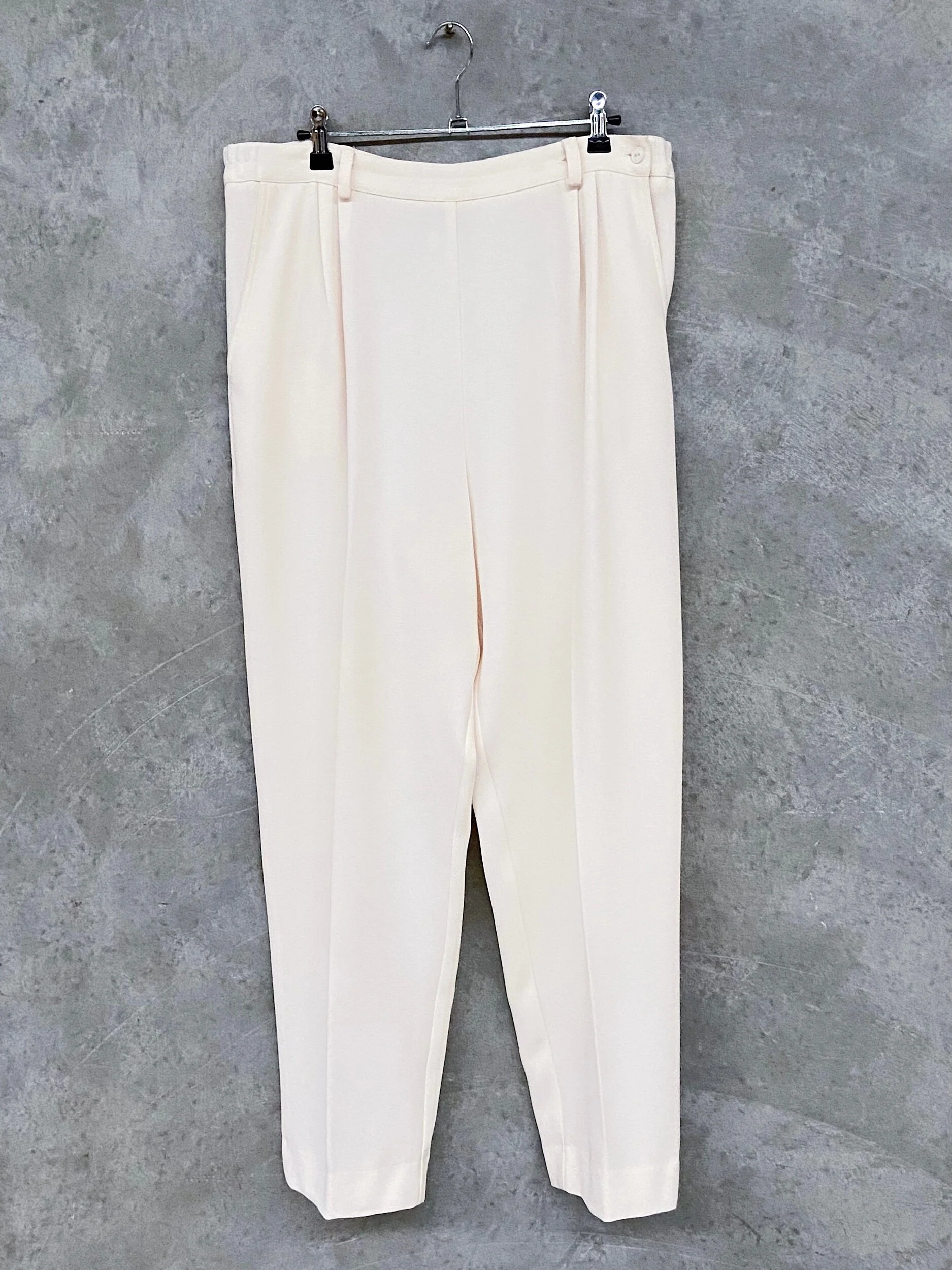 529A664B-2DCA-4E10-8D20-3AF67F7EE85B