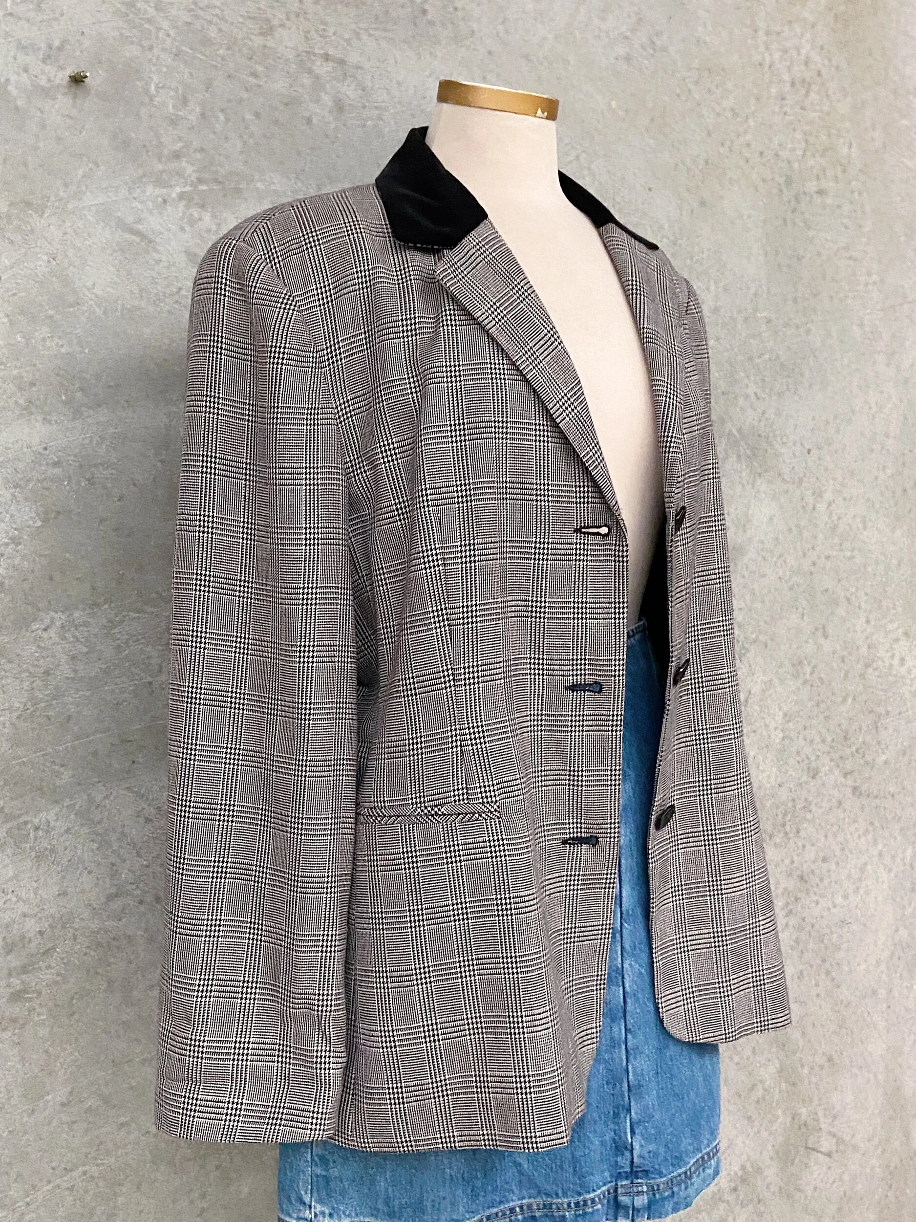 34001491-475E-406C-9A36-FC0FA0205A8F