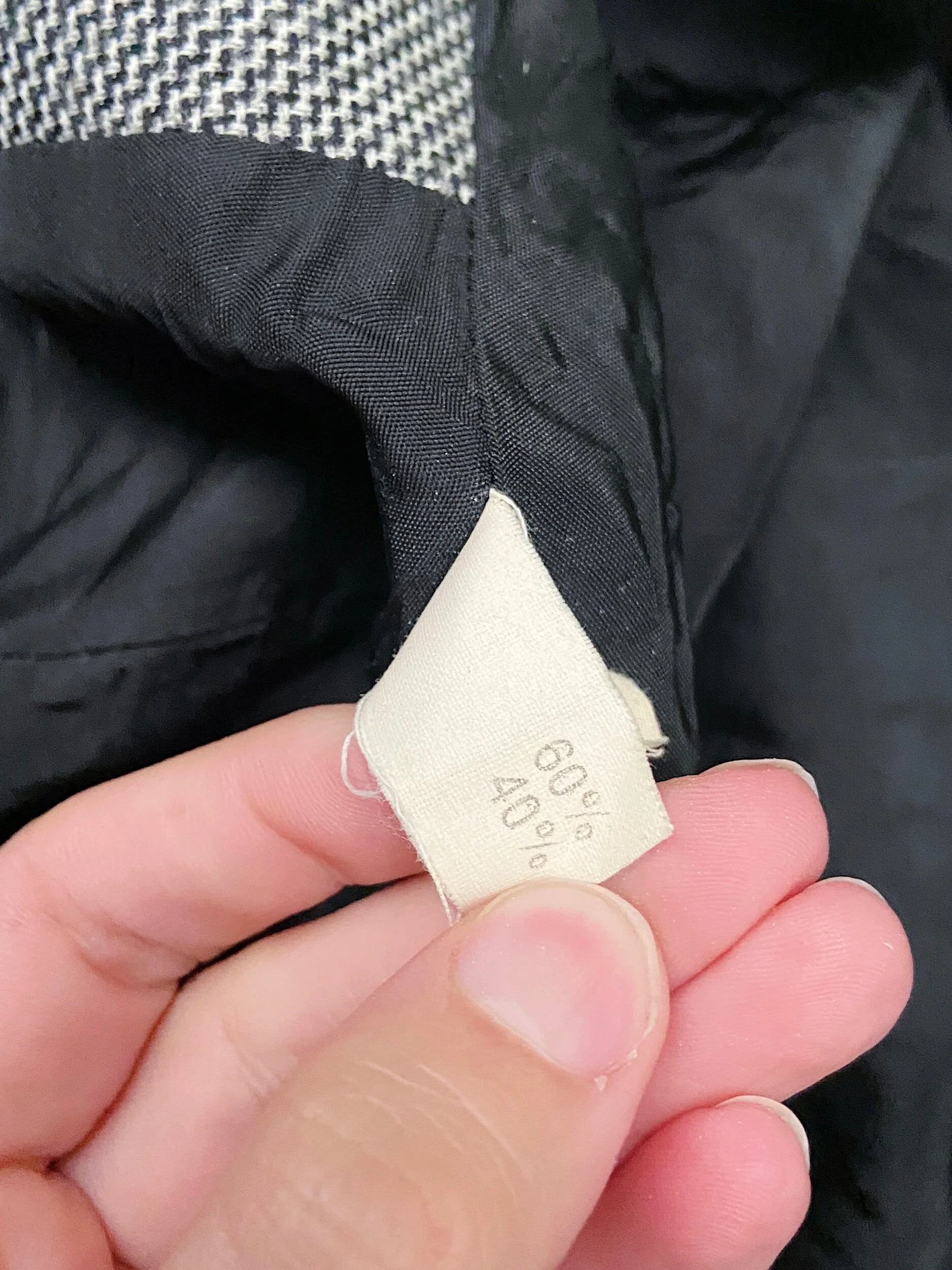 BF4793B8-5523-4032-87E0-B02D4E23D85E