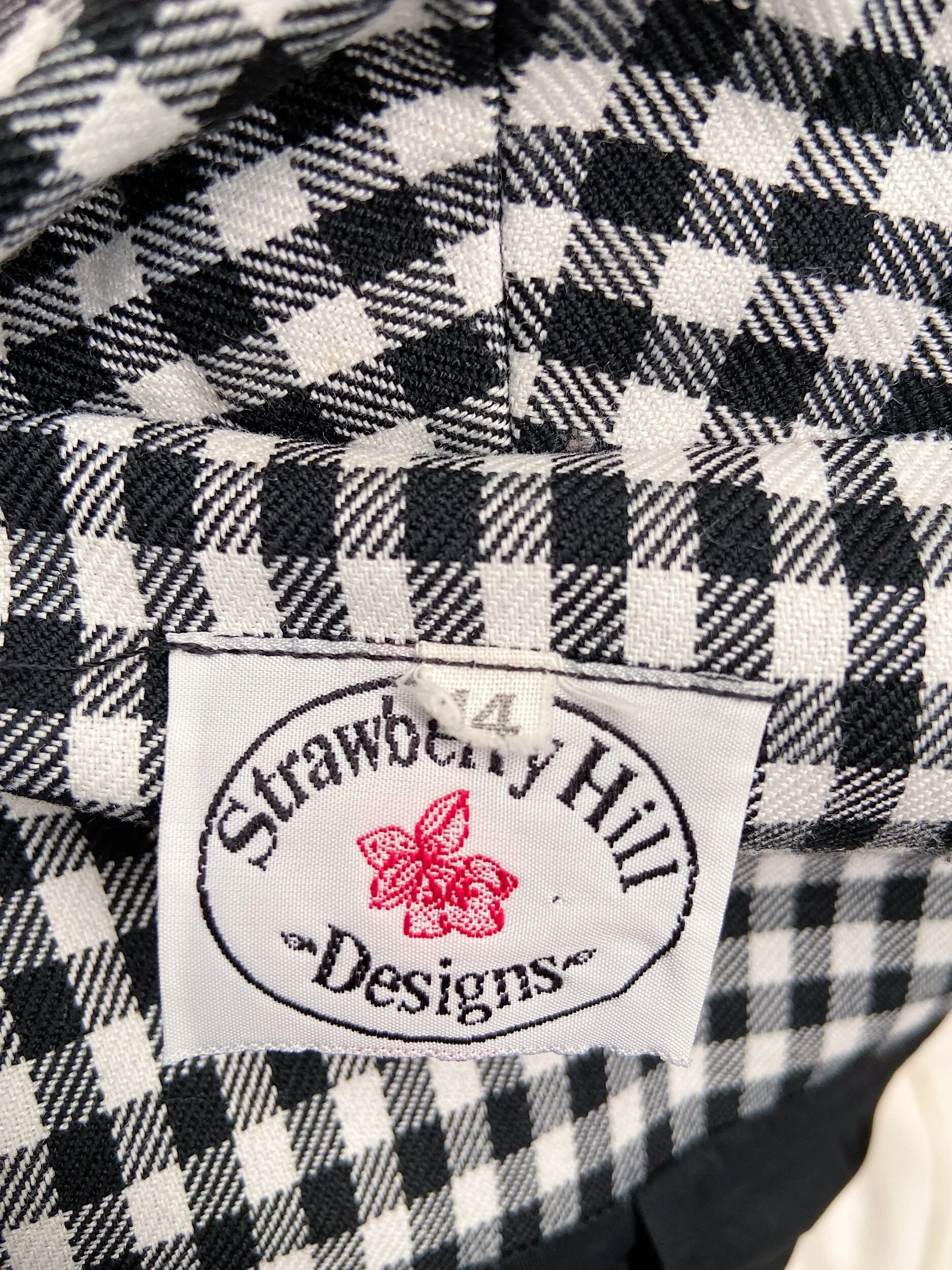 38473090-6CAF-48FC-9F7C-43B8B47ECF40