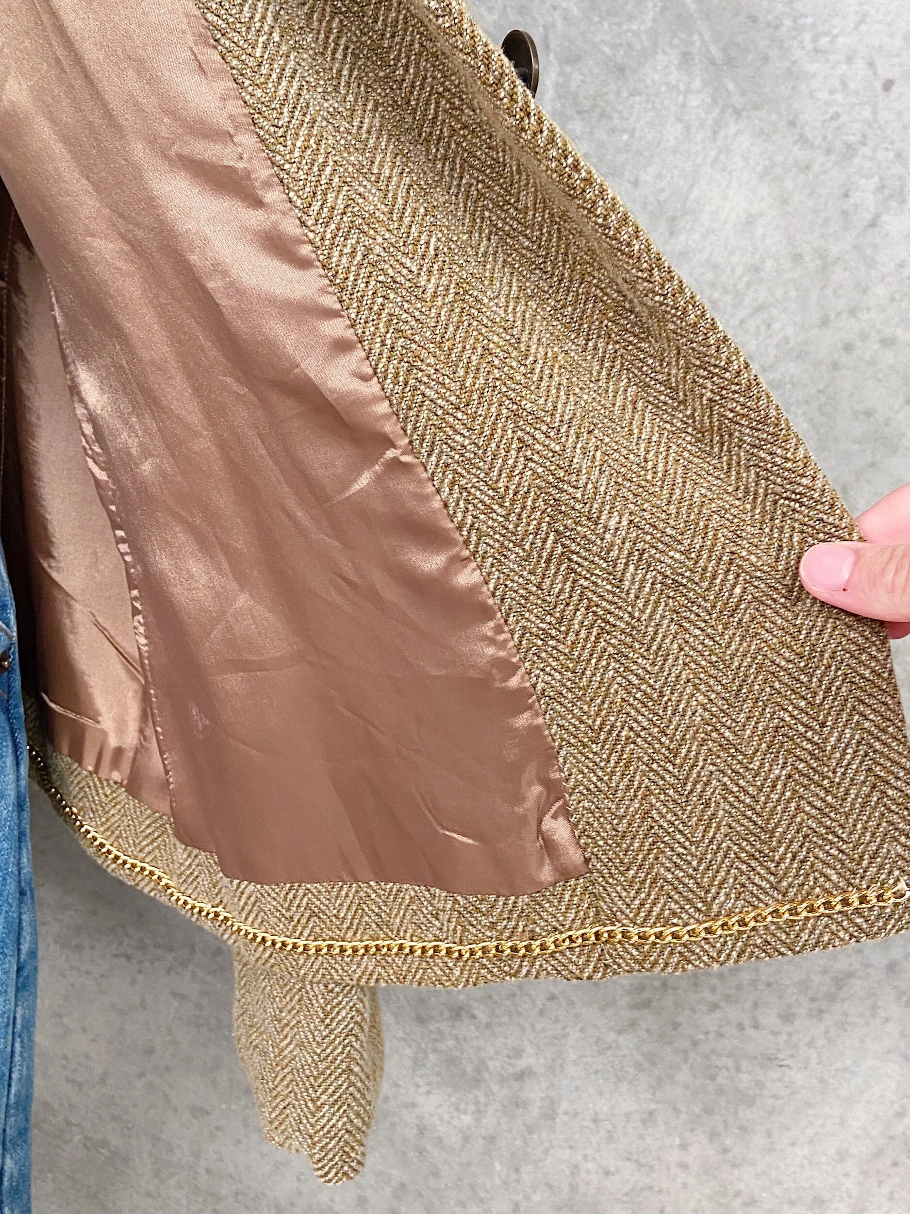 F22751AB-40BF-40A4-8D3A-CCA4F3282802