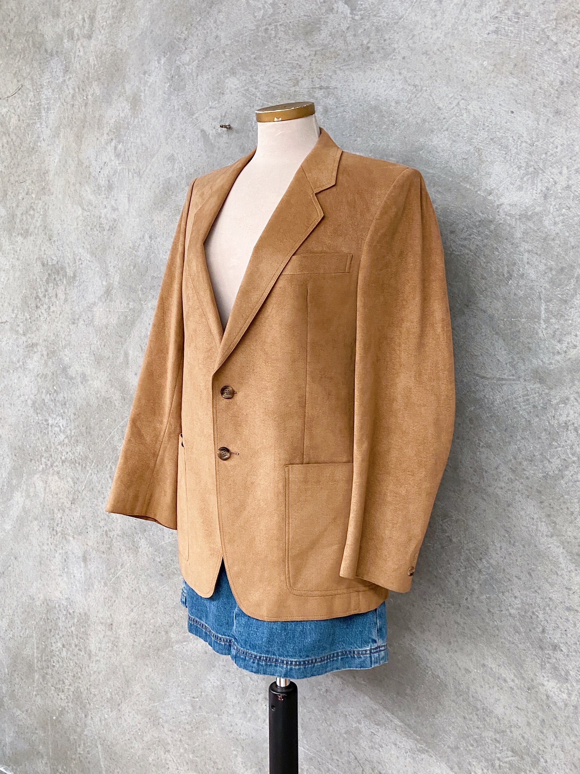 37024F46-2FC9-4BA0-8123-75CDFD413700