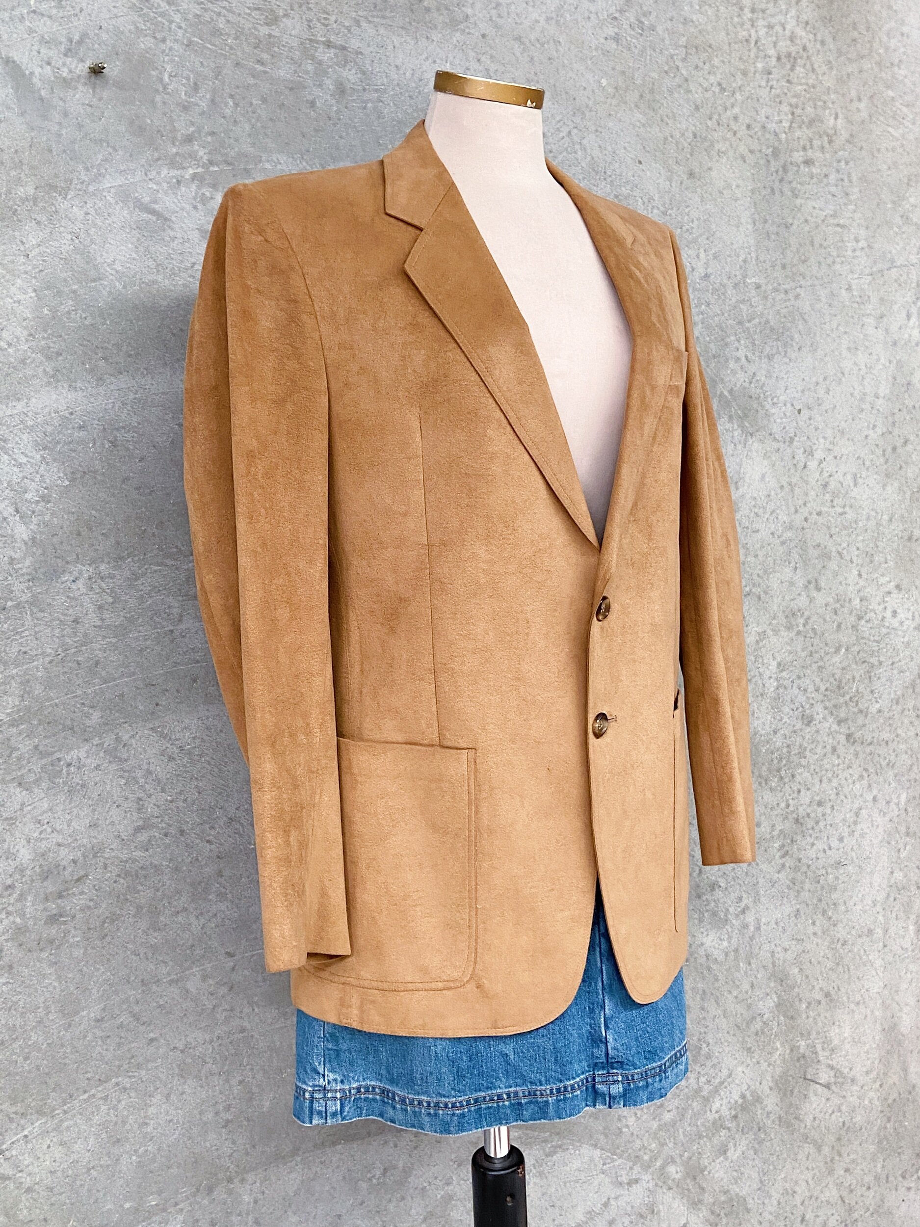 7CBFEB73-7B72-4026-B464-600A481AA055