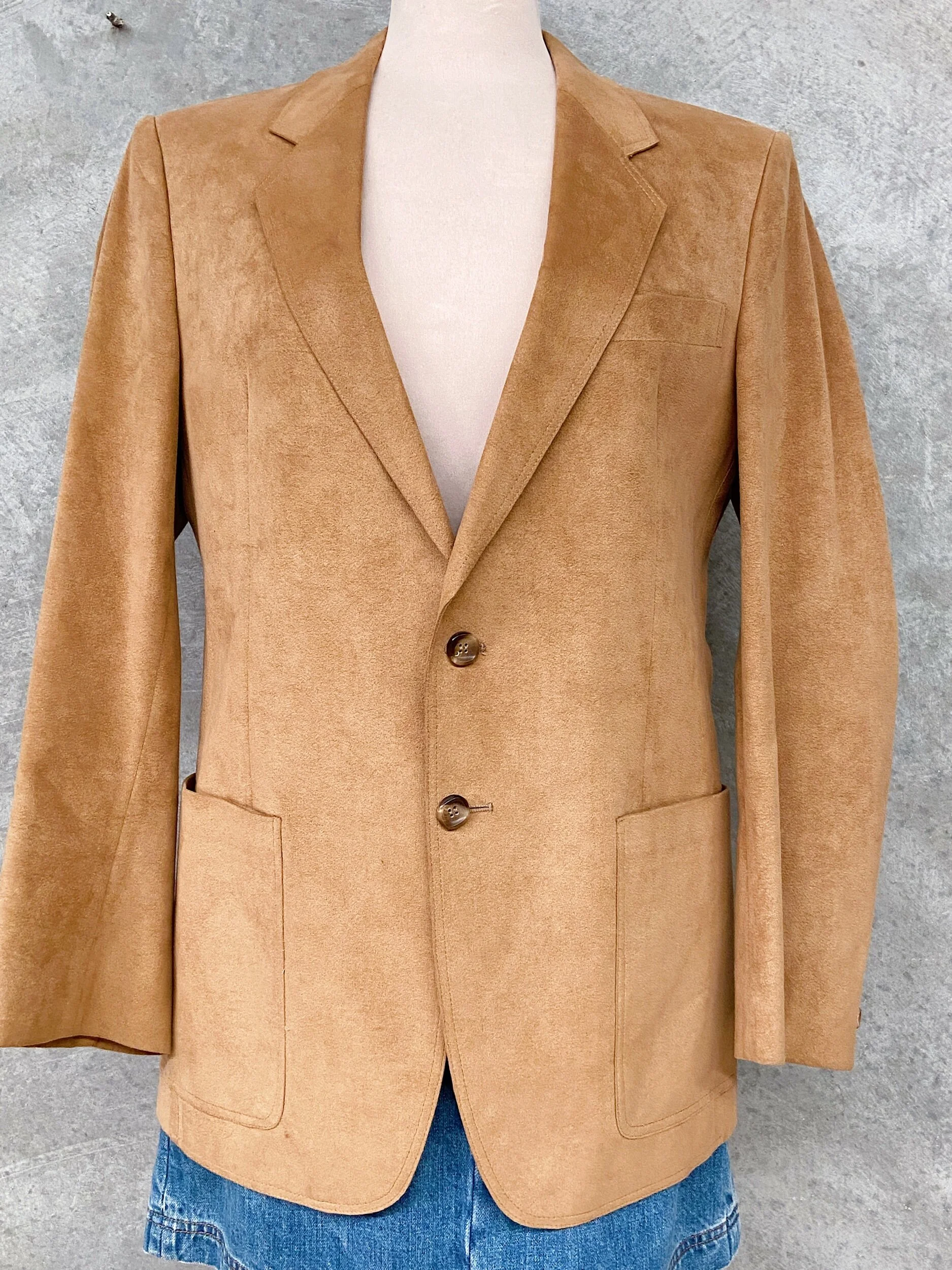 4A5C9DDF-0851-4F77-92C9-BC834846C9AD