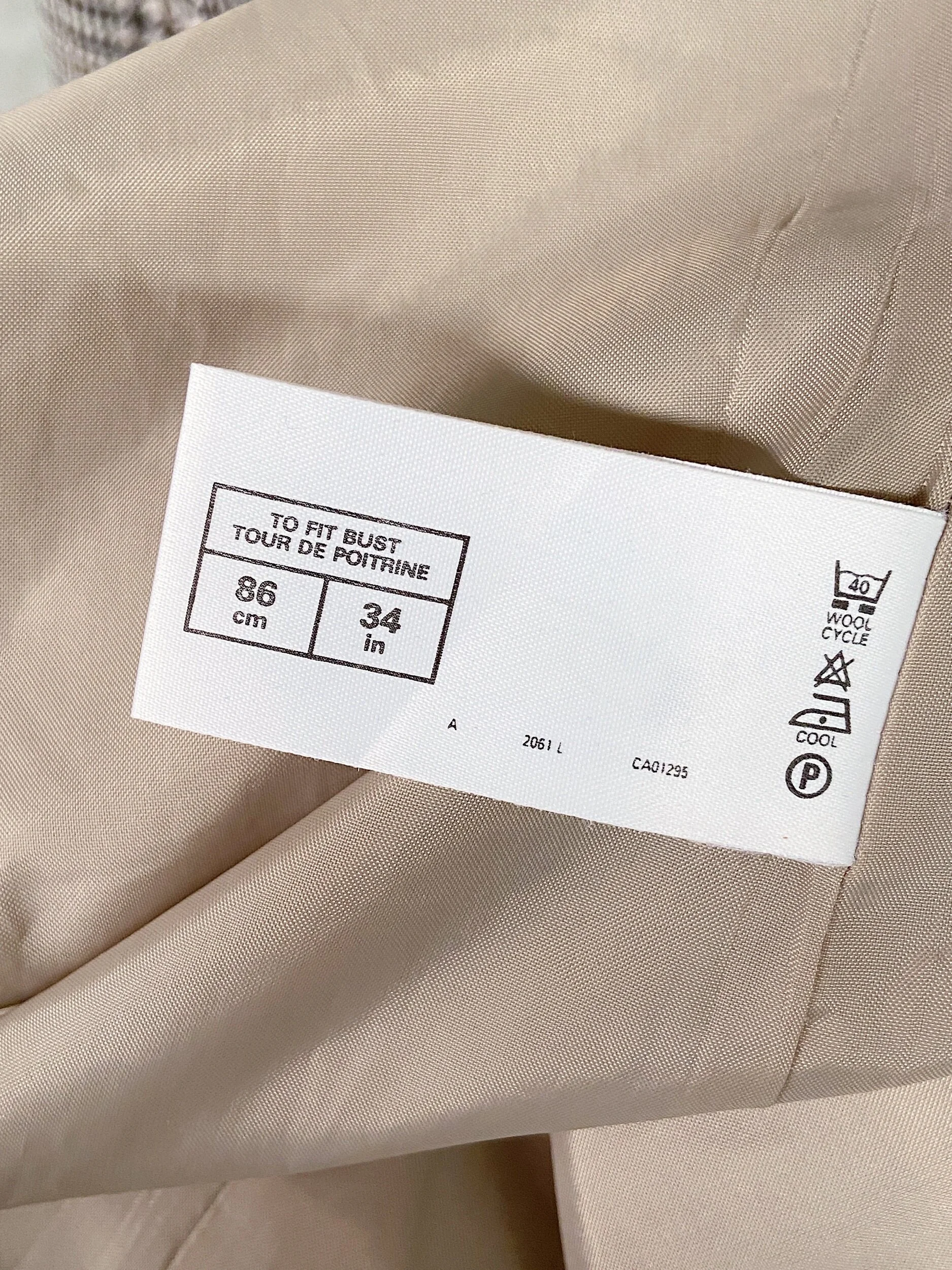 954CF1F8-615F-4E3E-96C8-9A8C2FCAF4F8