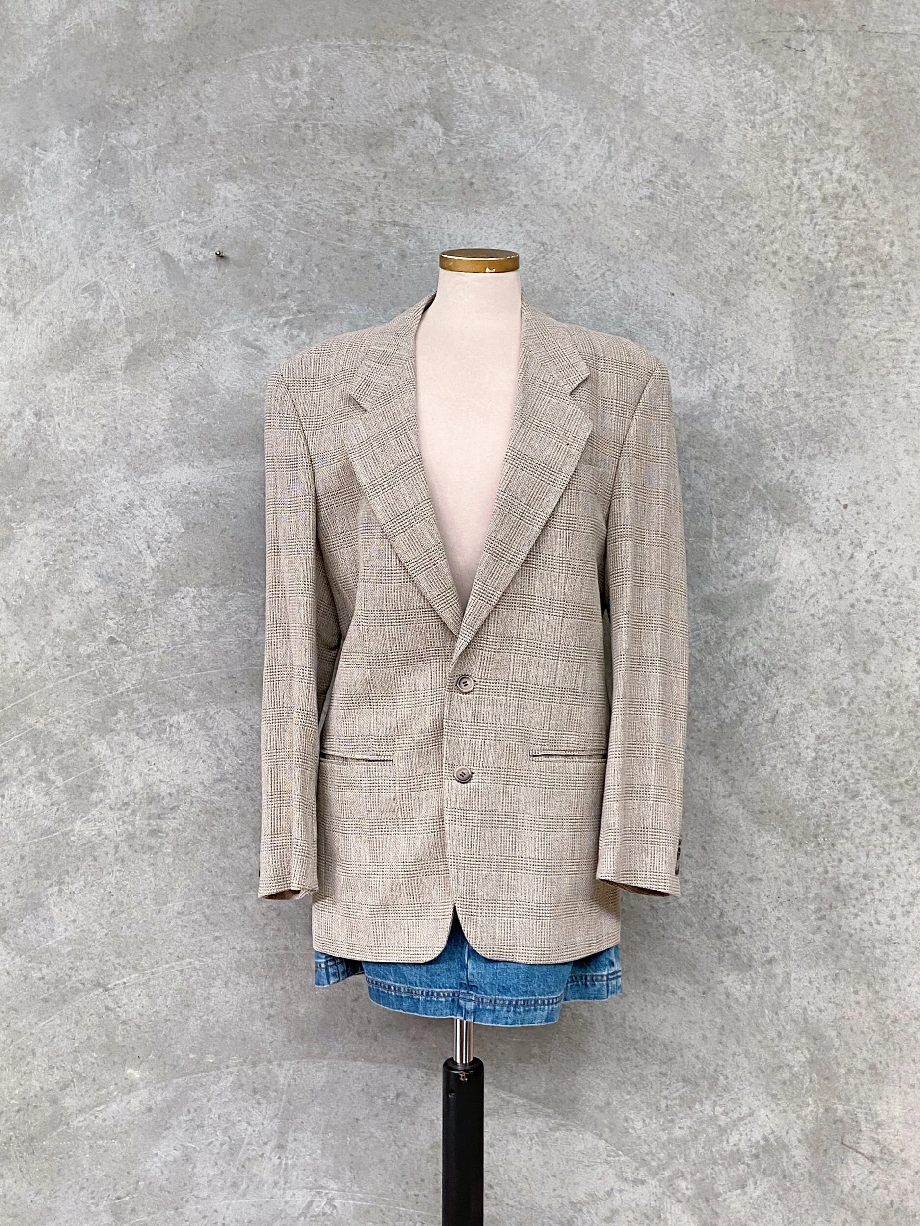 90C00B59-AE2C-48FD-B4E0-CCF09EC2D215