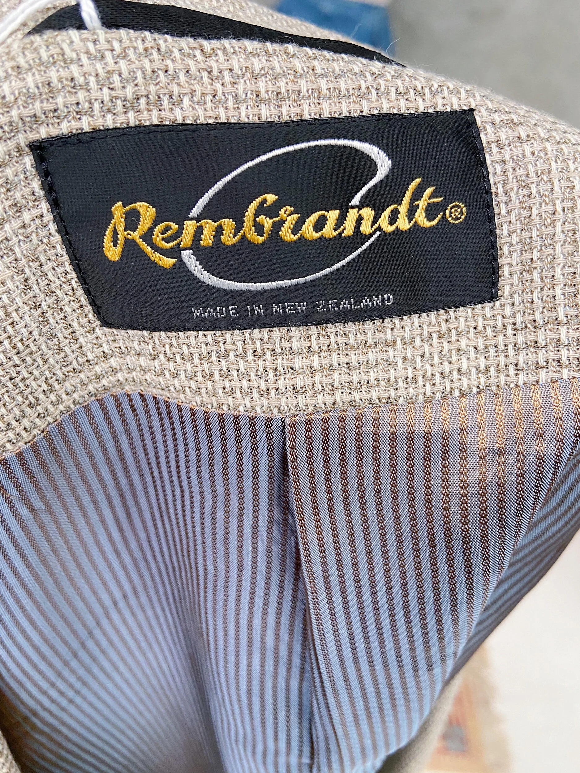 EE29E525-2040-4B32-97CB-BA4F108300A6