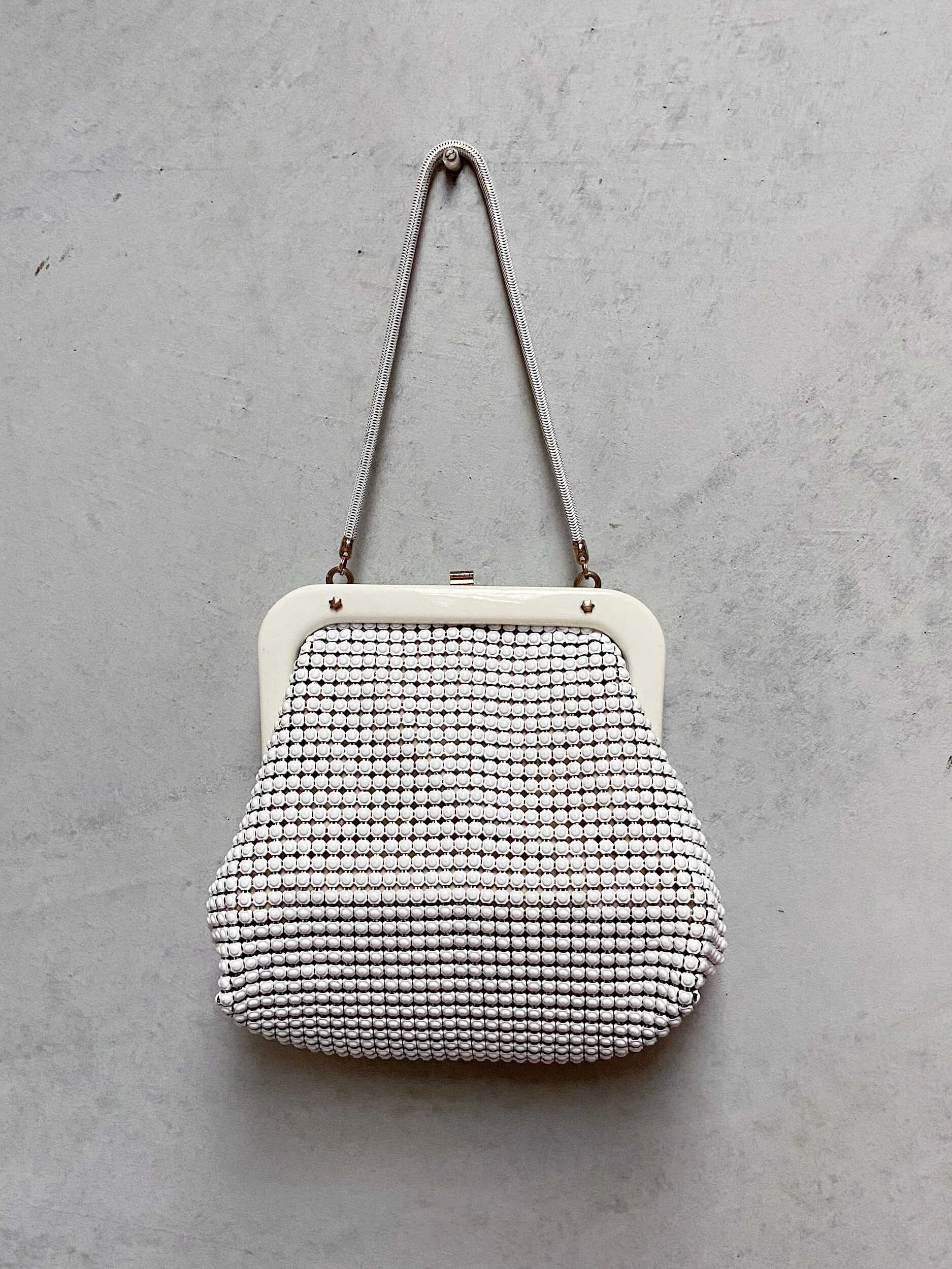 9E35B24A-C45B-4D10-BA7E-AE128C6A62BC