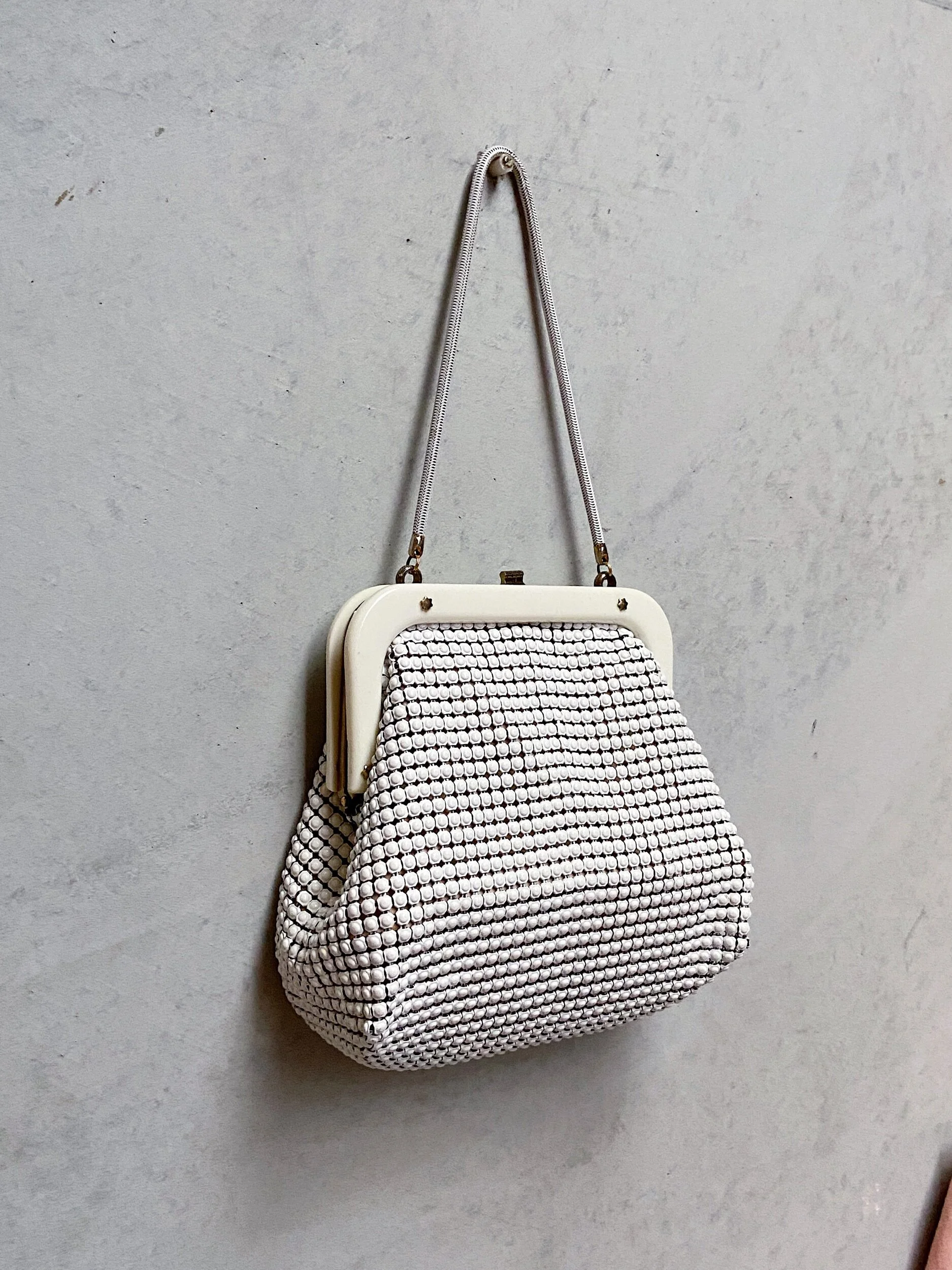 9D6FE70F-D857-45EA-ABA6-D8EF3AC4A328