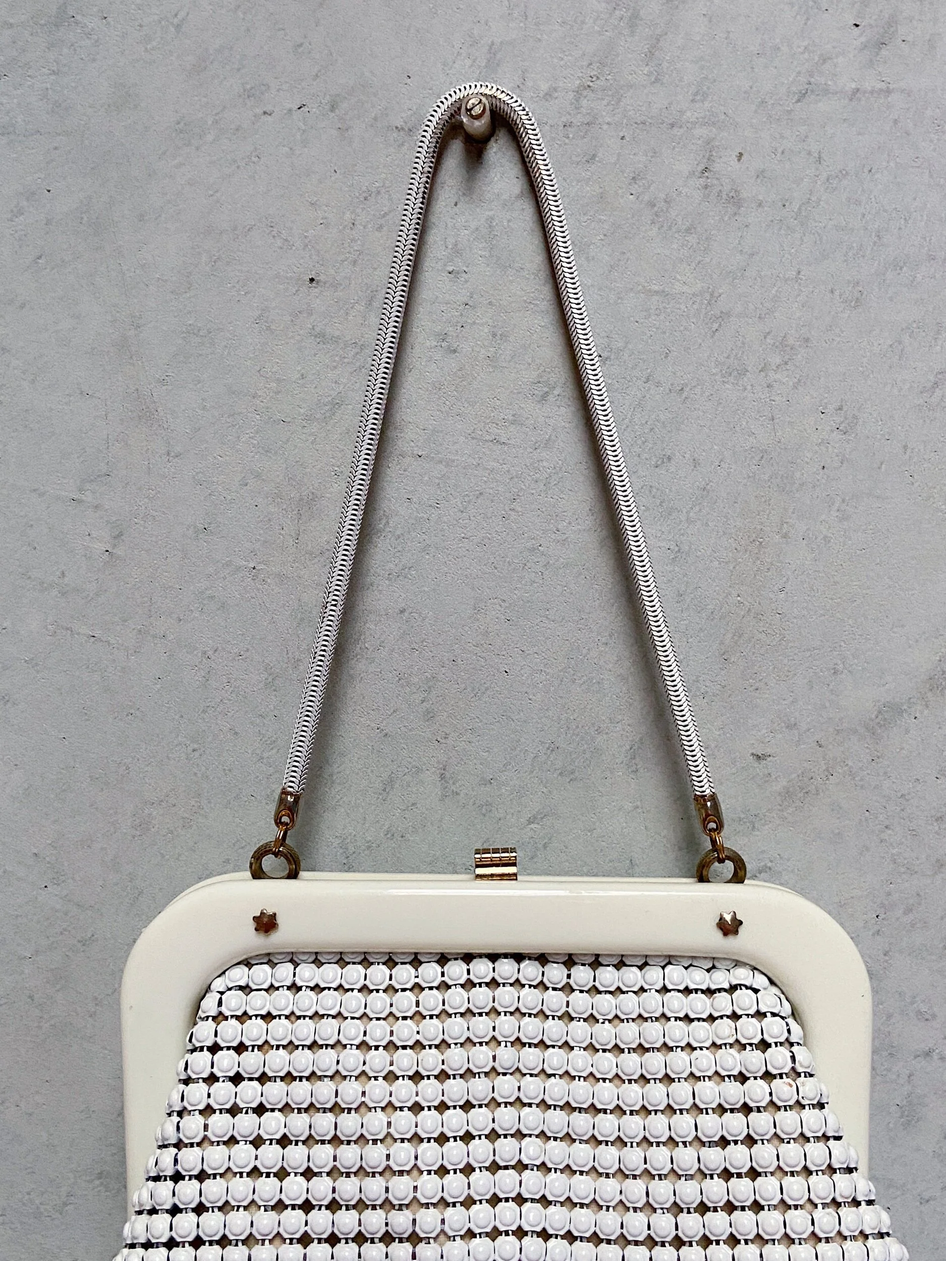 84061F5C-67B4-4DF4-8F07-798F7AA0952B