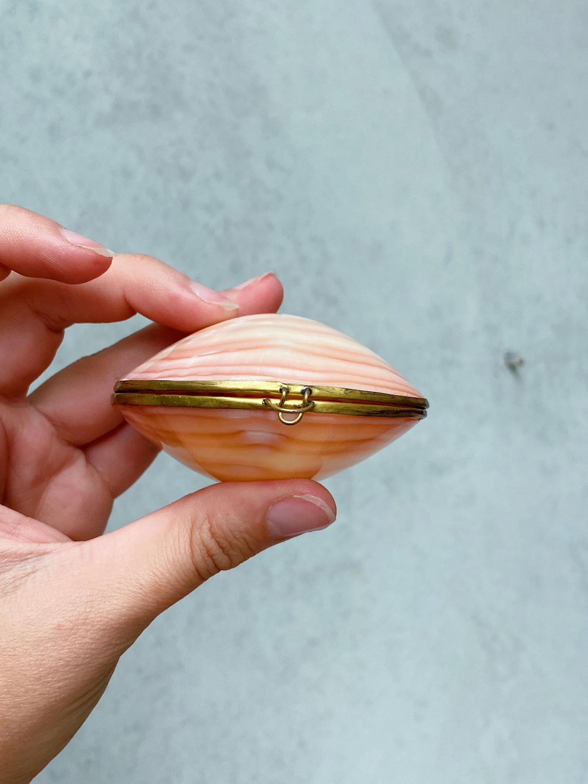 8FD4DA35-CB92-4FD9-8D61-57114F90EBBF