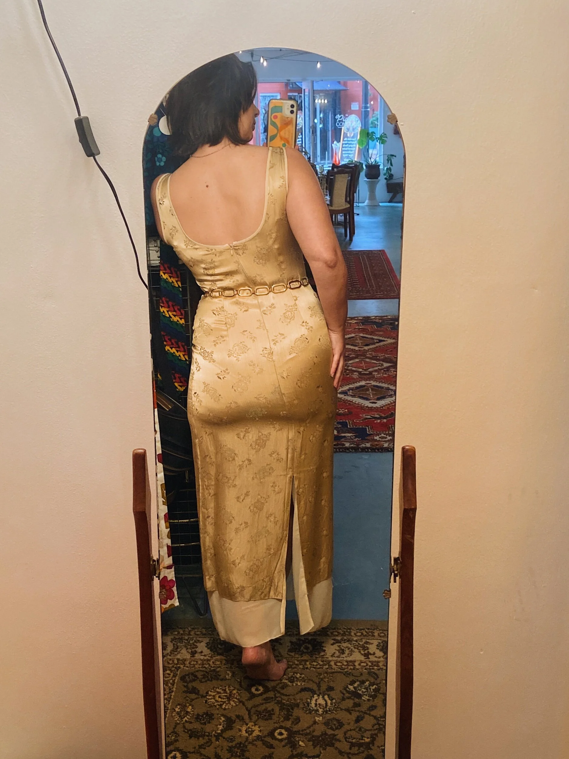 6FDD0495-BA9A-4A6B-99F8-26A93DC166E3