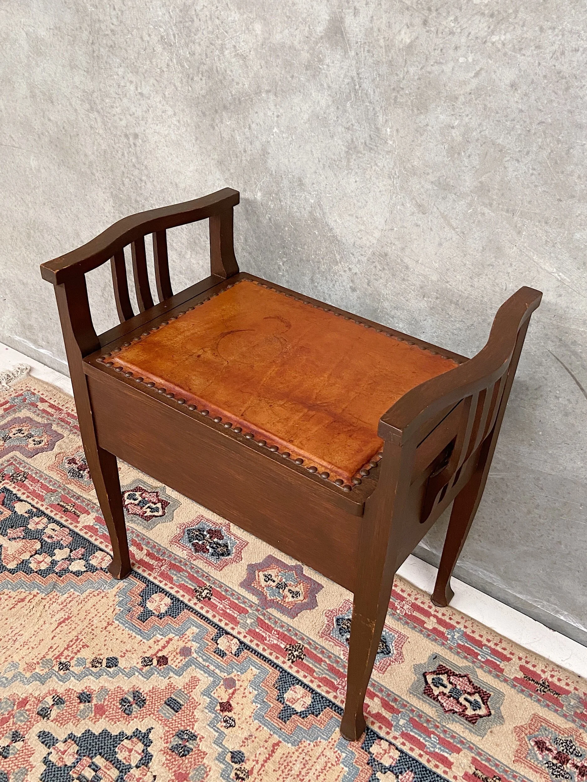 7DD8FFF0-4D16-428C-92C1-4506929B9587