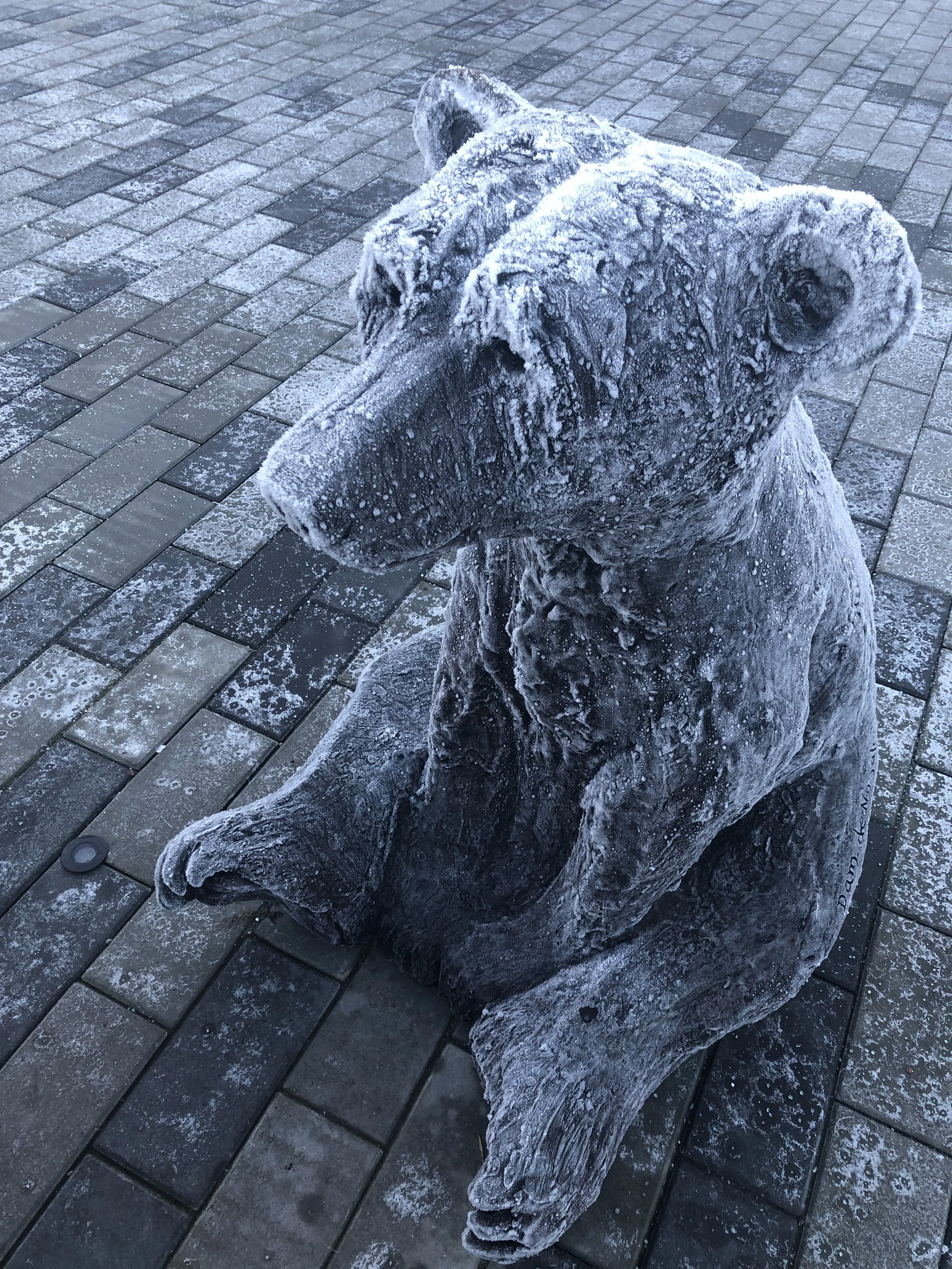 Bears sculpture north vancouver