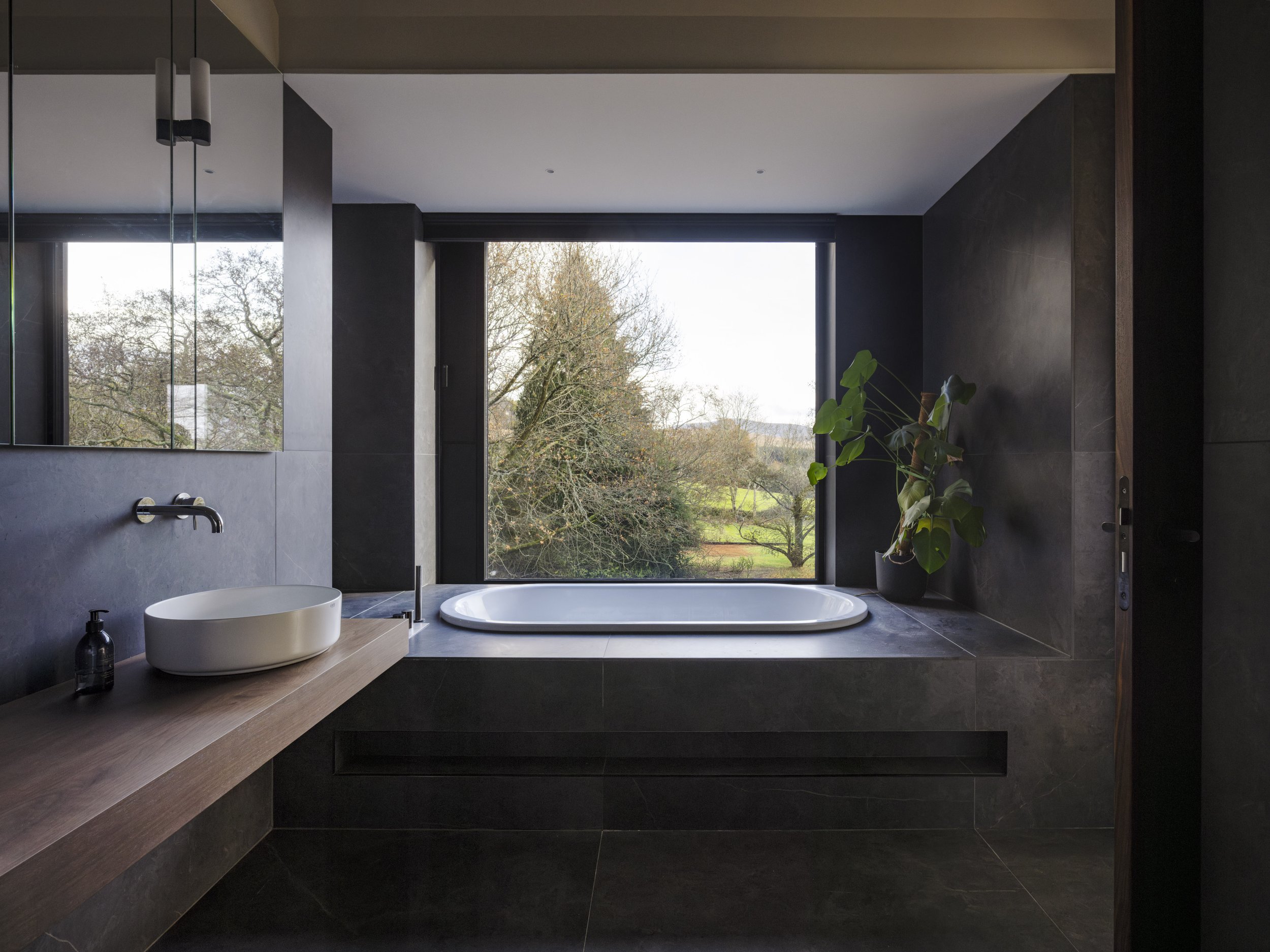 SL_Image5_AislingMcCoy_Publicity Photo.jpg