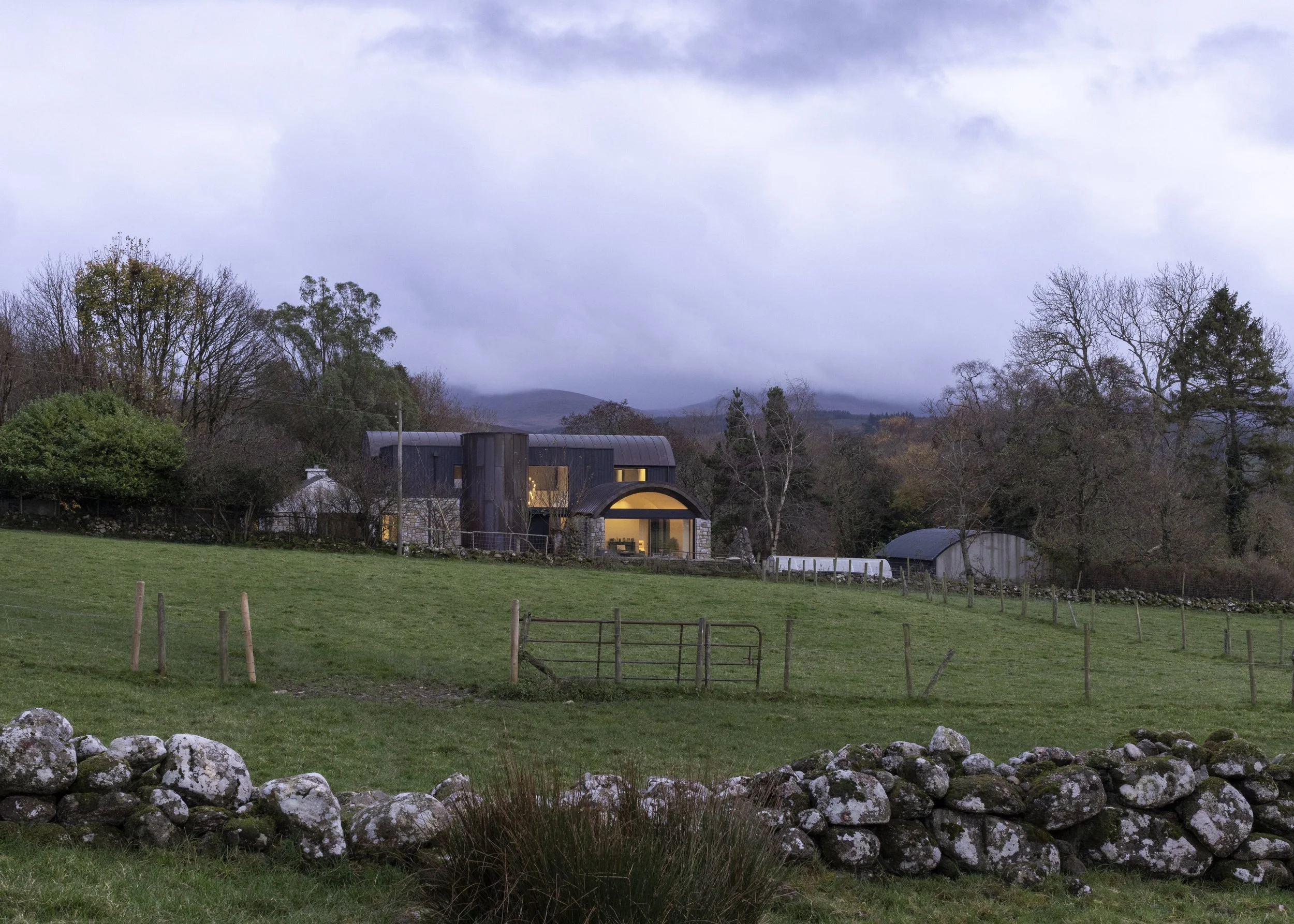 SL_Image1_AislingMcCoy_Publicity Photo_Main Publicity Image.jpg