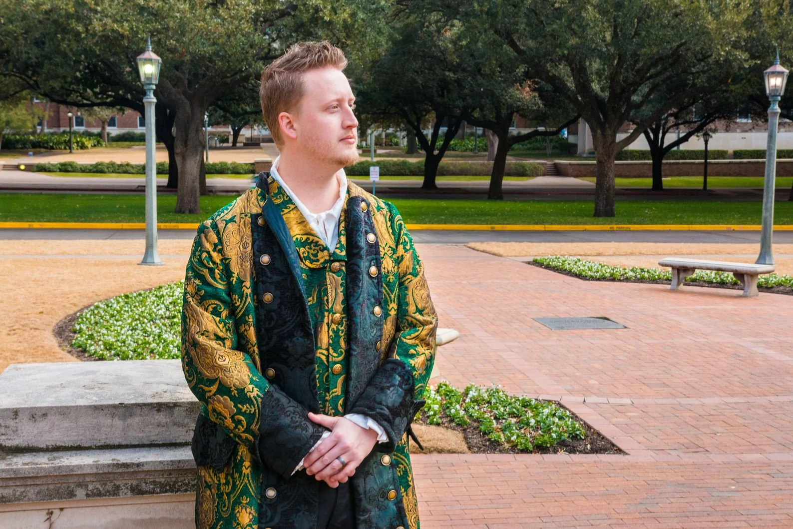 green_gold_vest2.jpg