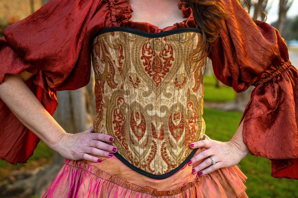 renaissance_copper_outfit4.jpg