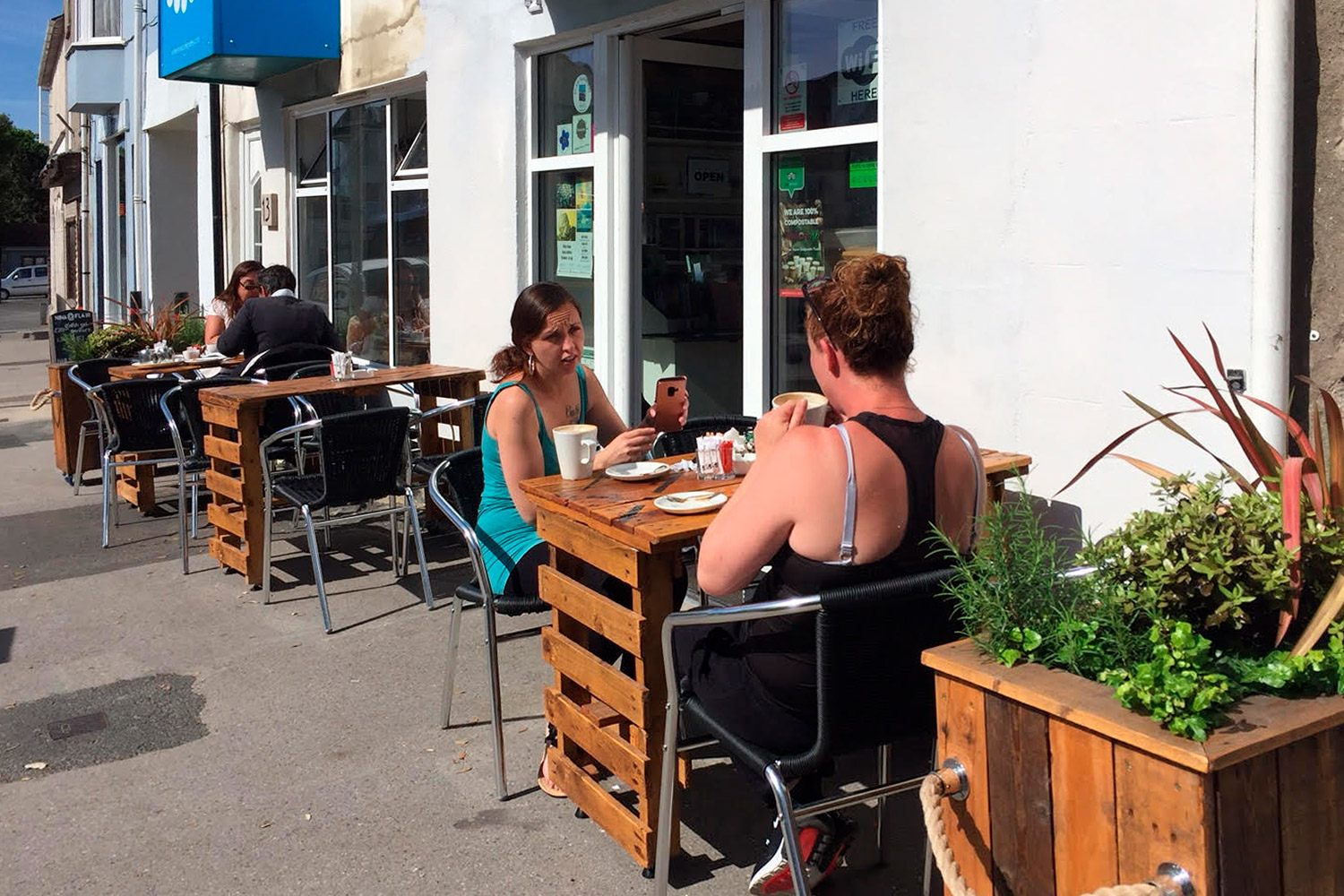 diners-sitting-outside-white-stones-art-cafe-gallery-portland-dorset.jpg