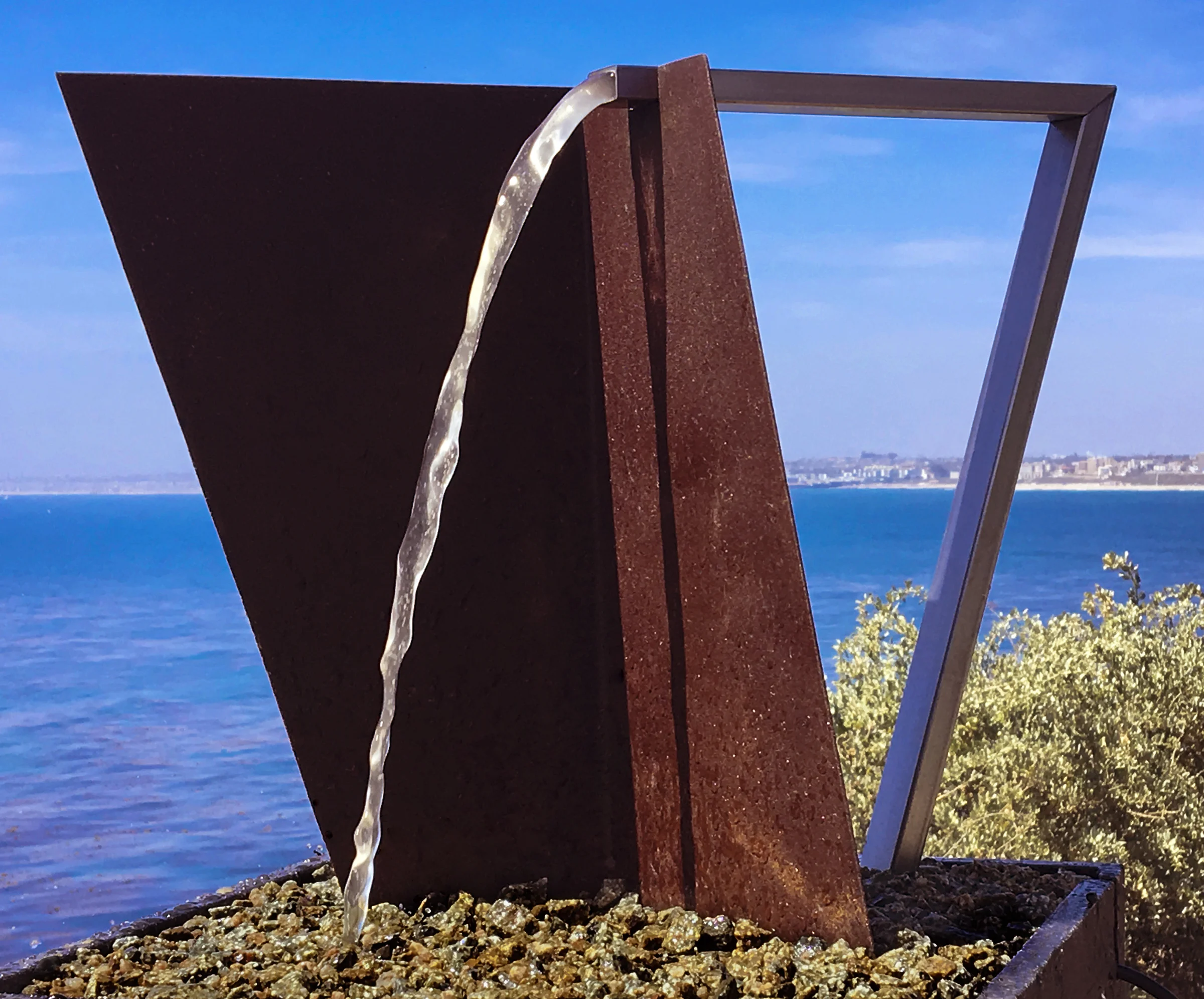 Trapezoid-C-Modfountain-fountain-sculpures-losangeles3.jpg