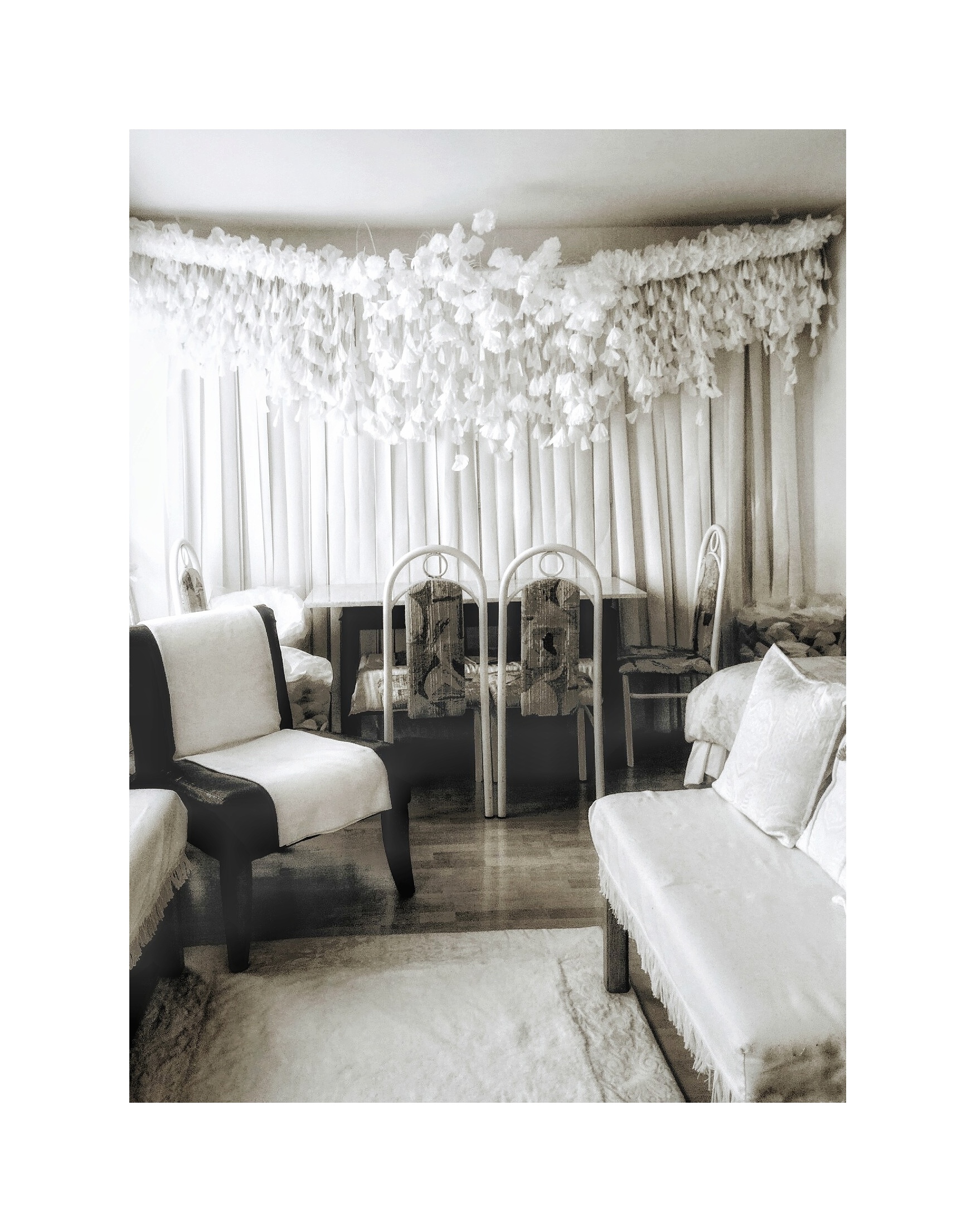 home-decor-idea-coffee-filter-garland-backdrop.jpeg