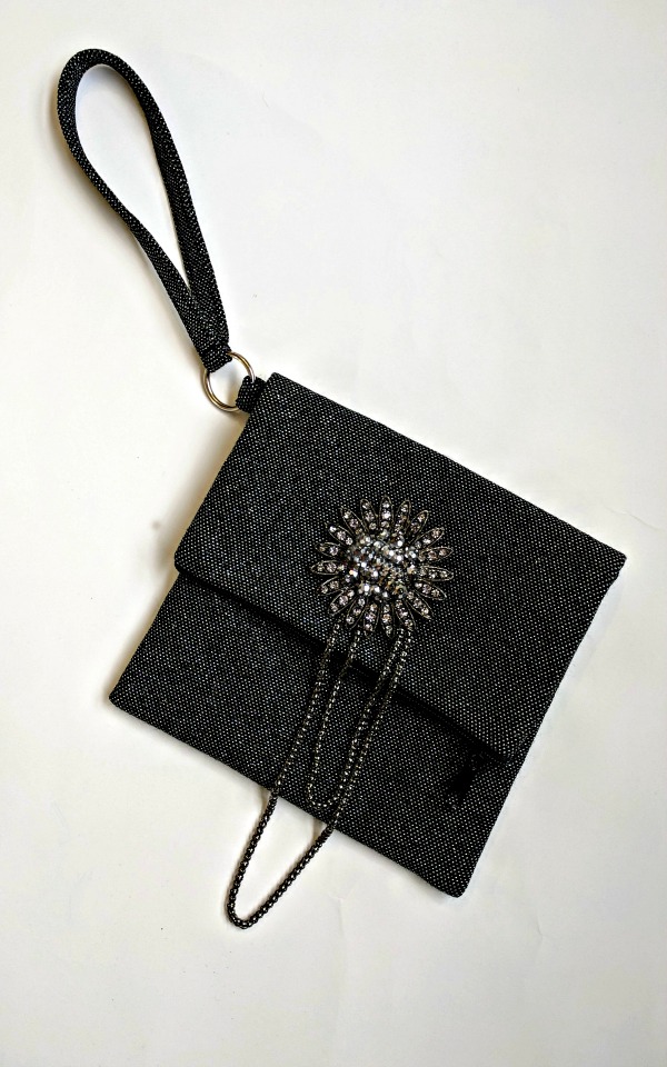 black-diy-handbag-one-piece-wristlet.jpg