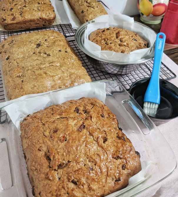 homemade-sweet-bread-coconut-raisins.jpg