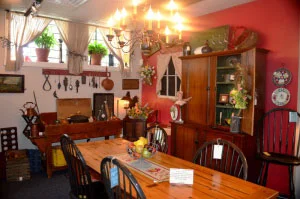 2012-09-table-at-chairmaker-800x530.jpg