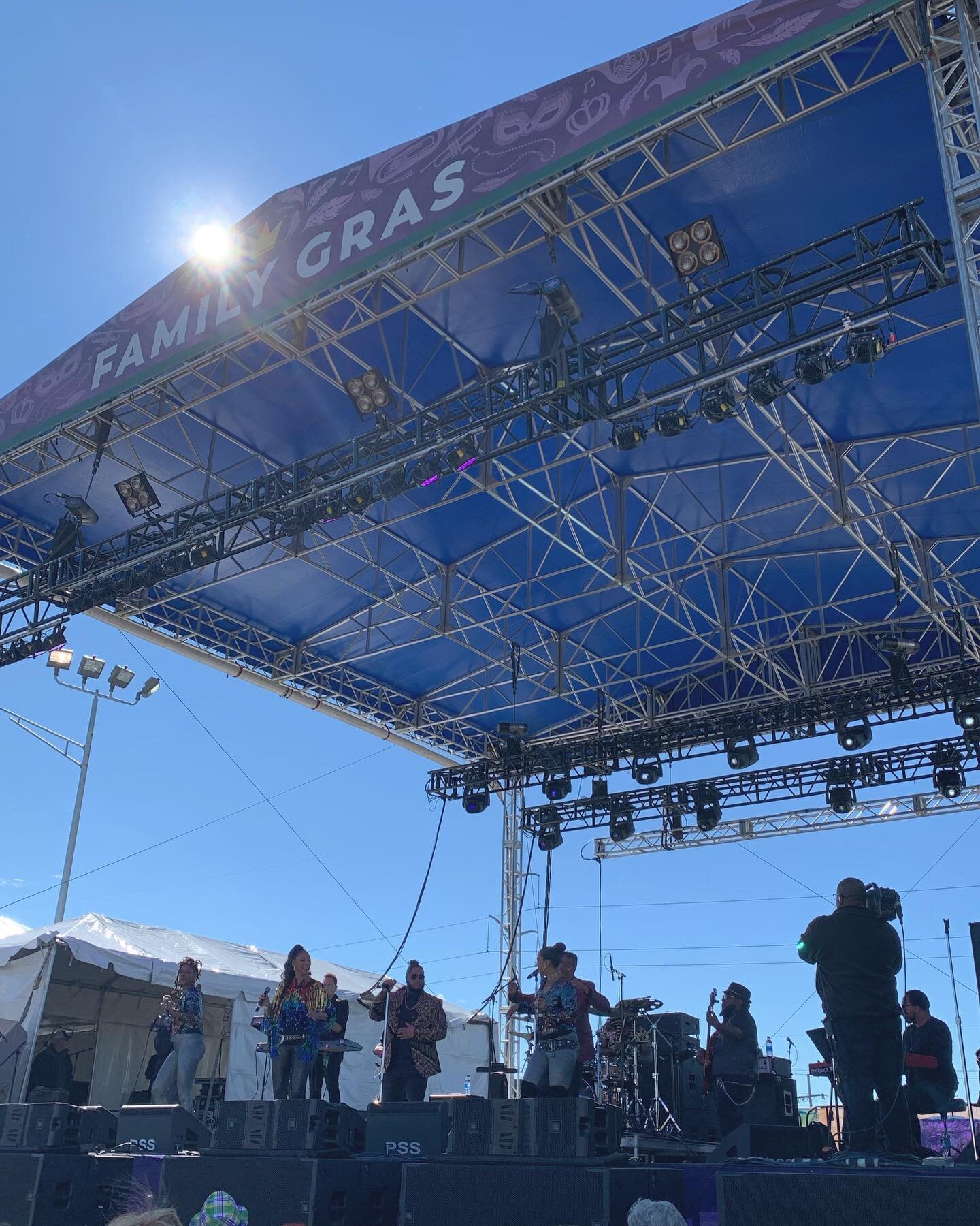 Sister Sledge at Family Gras 2022! 
.
.
#sistersledge @sistersledgeofficial #familygras #visitjeffersonparish @visitjeffersonparish #freeconcert #familygras2022 #carnival #mardigras #livemusic