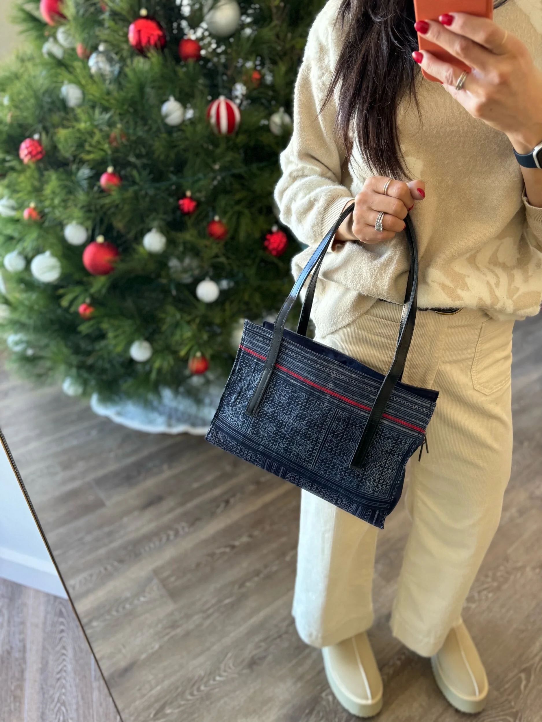 E2D76E37-AC7F-499E-B66C-EDF60F44055F