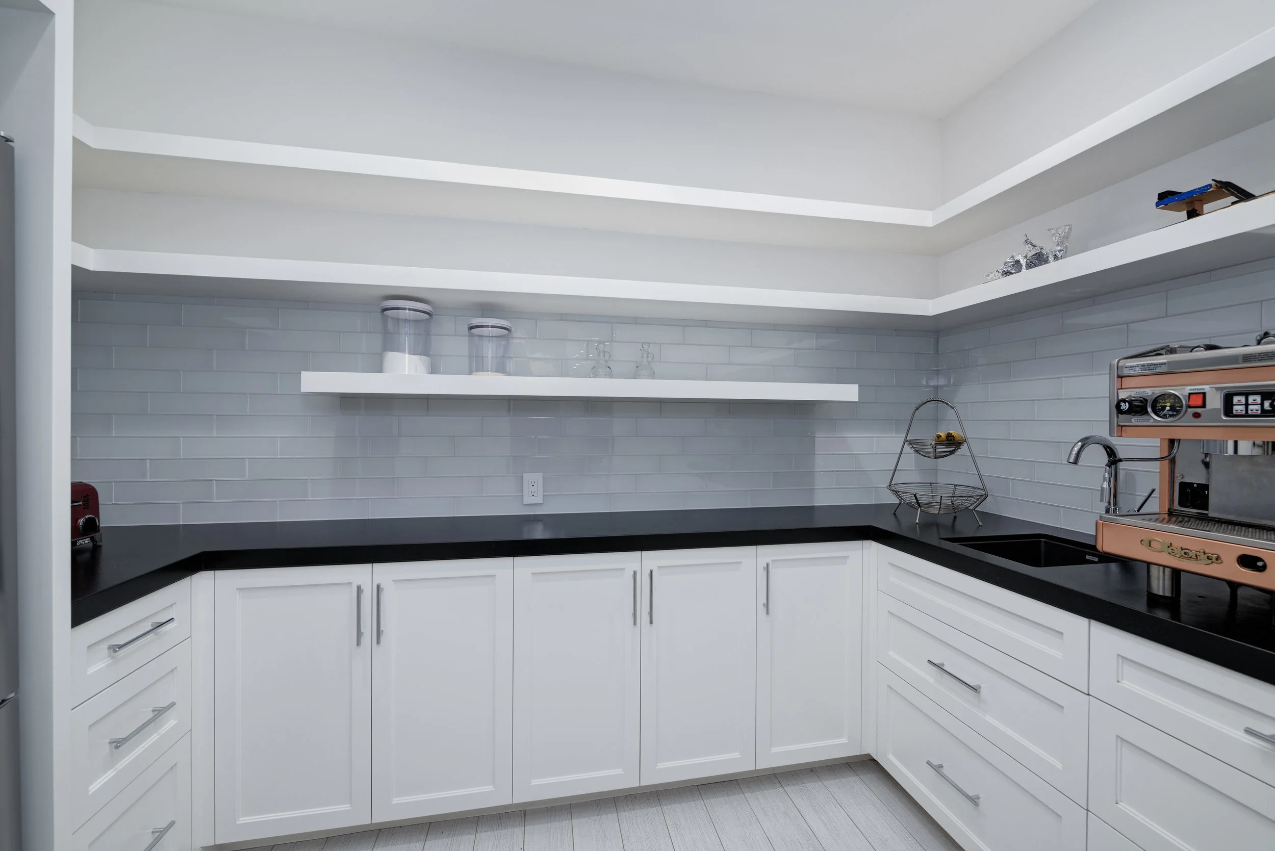 17_kitchen pantry.jpg