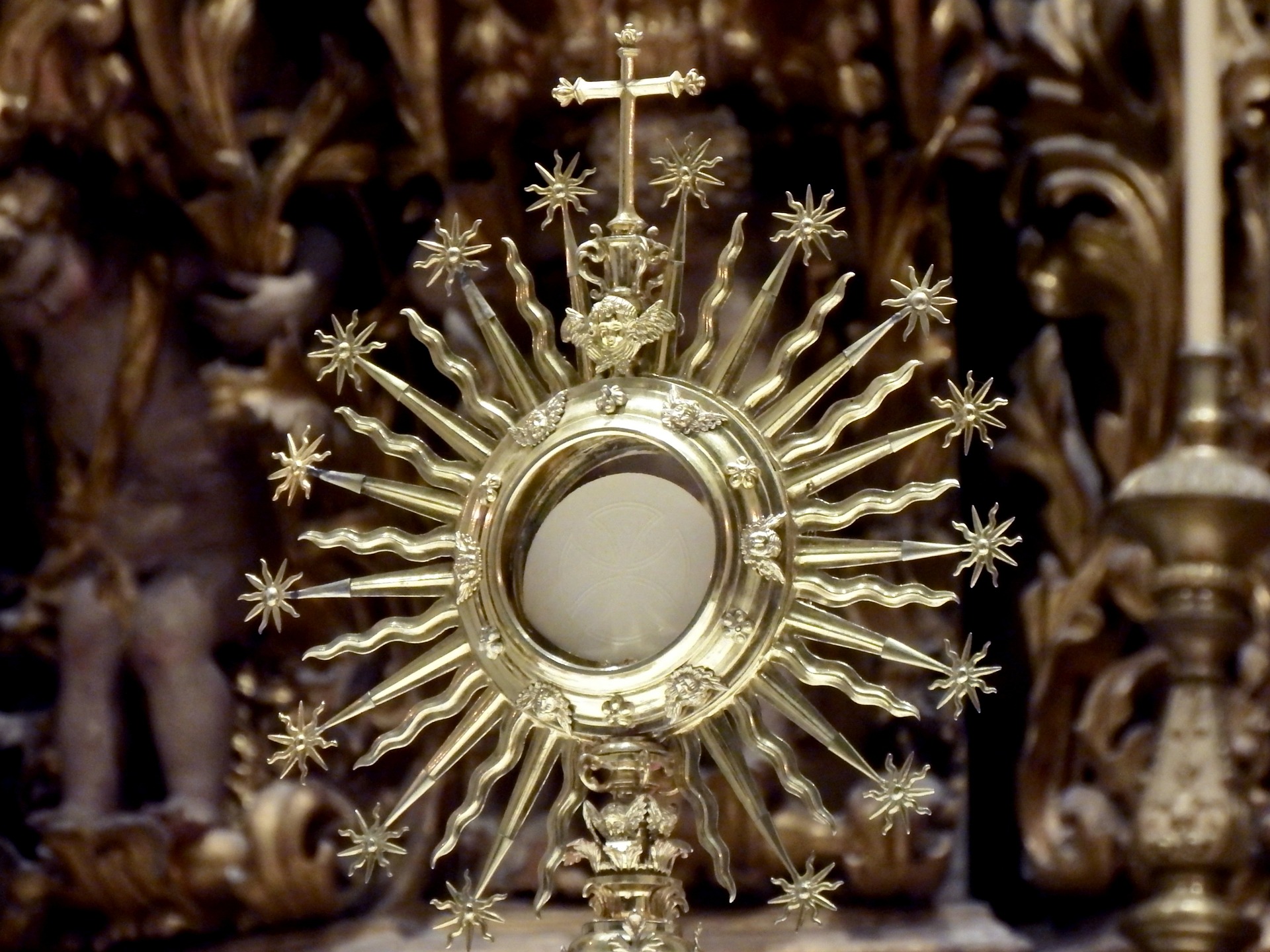 eucharist-3205806_1920.jpg