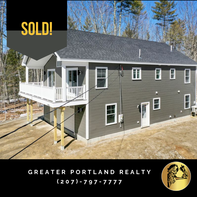 6 Shore Road Raymond, ME