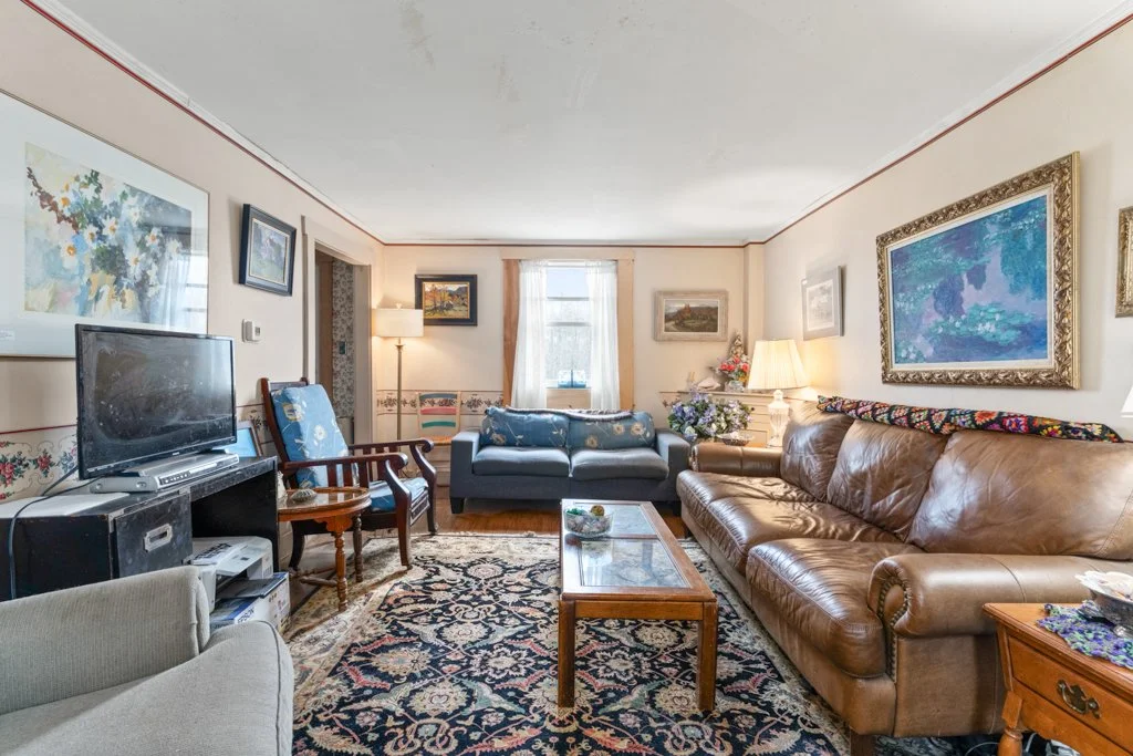 05-3-eagles-nest-living-room-1.jpg